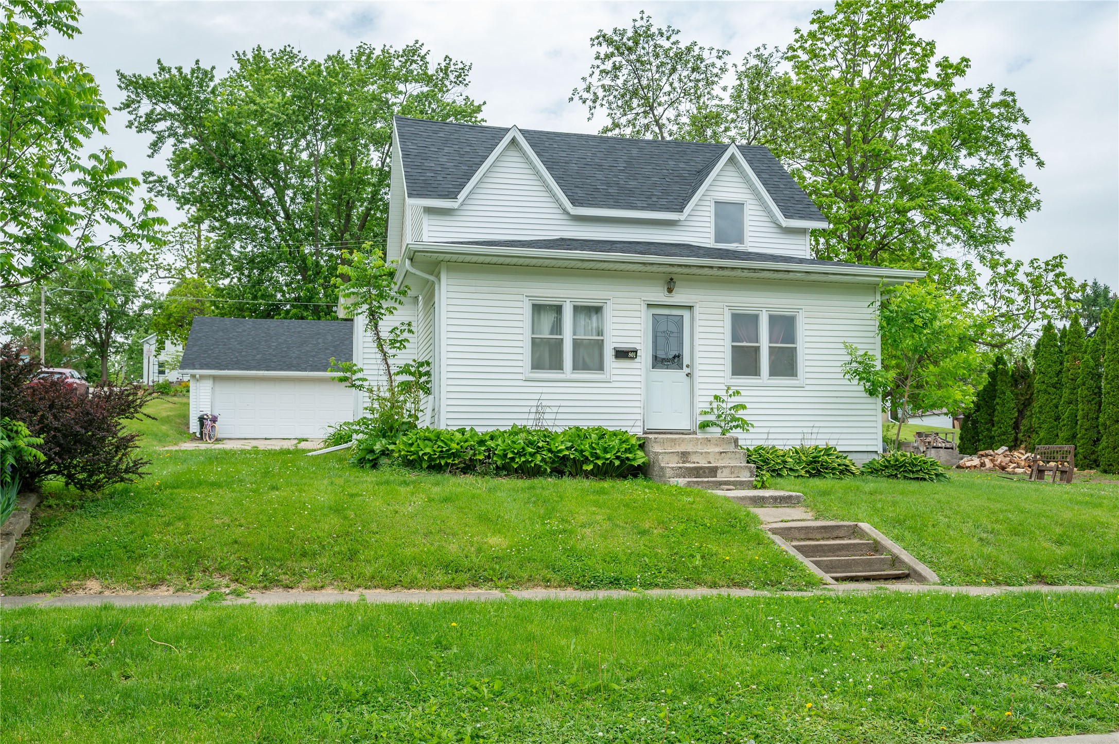 801 Siegel Street Property Photo 1
