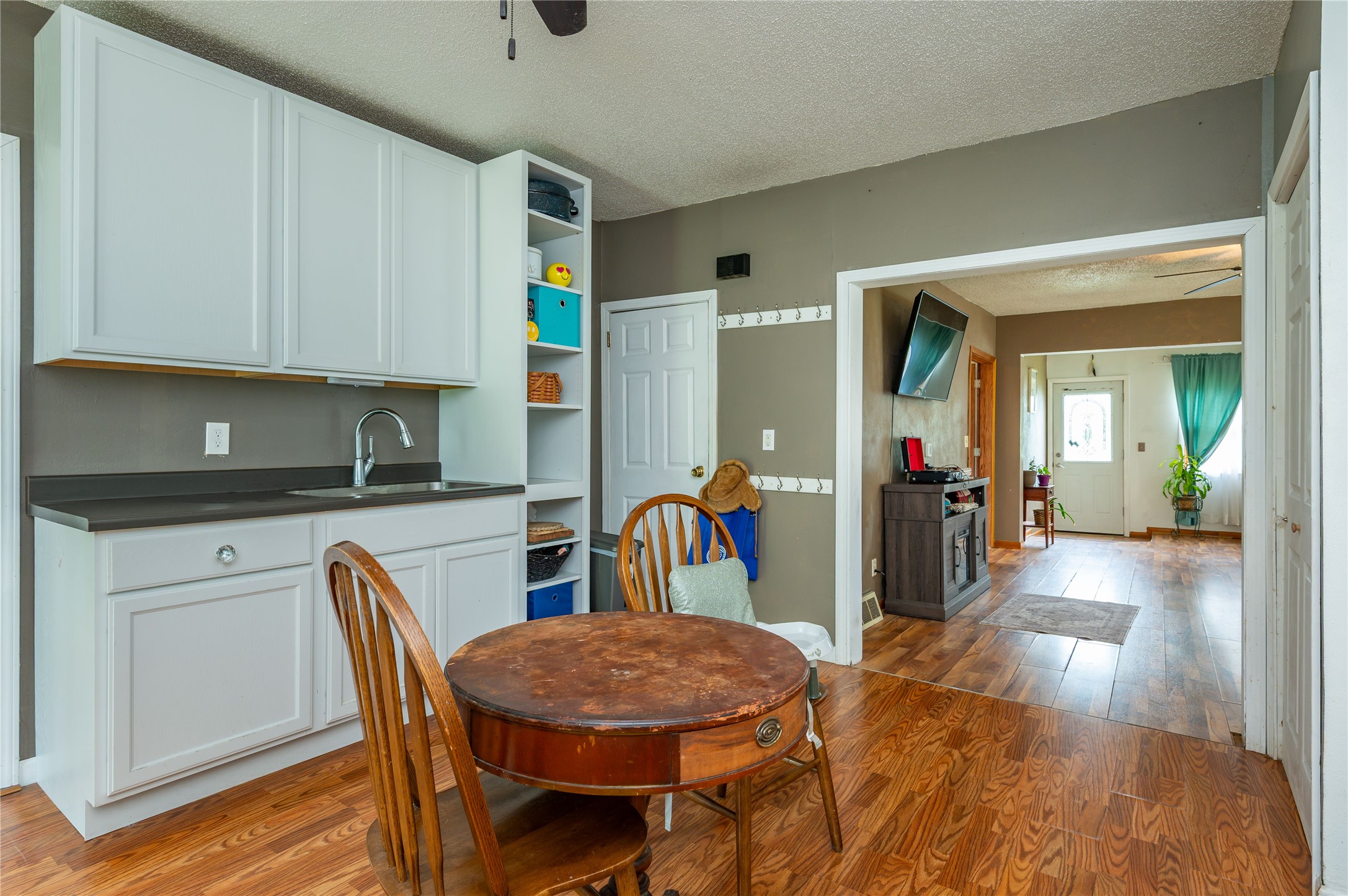 801 Siegel Street Property Photo 11