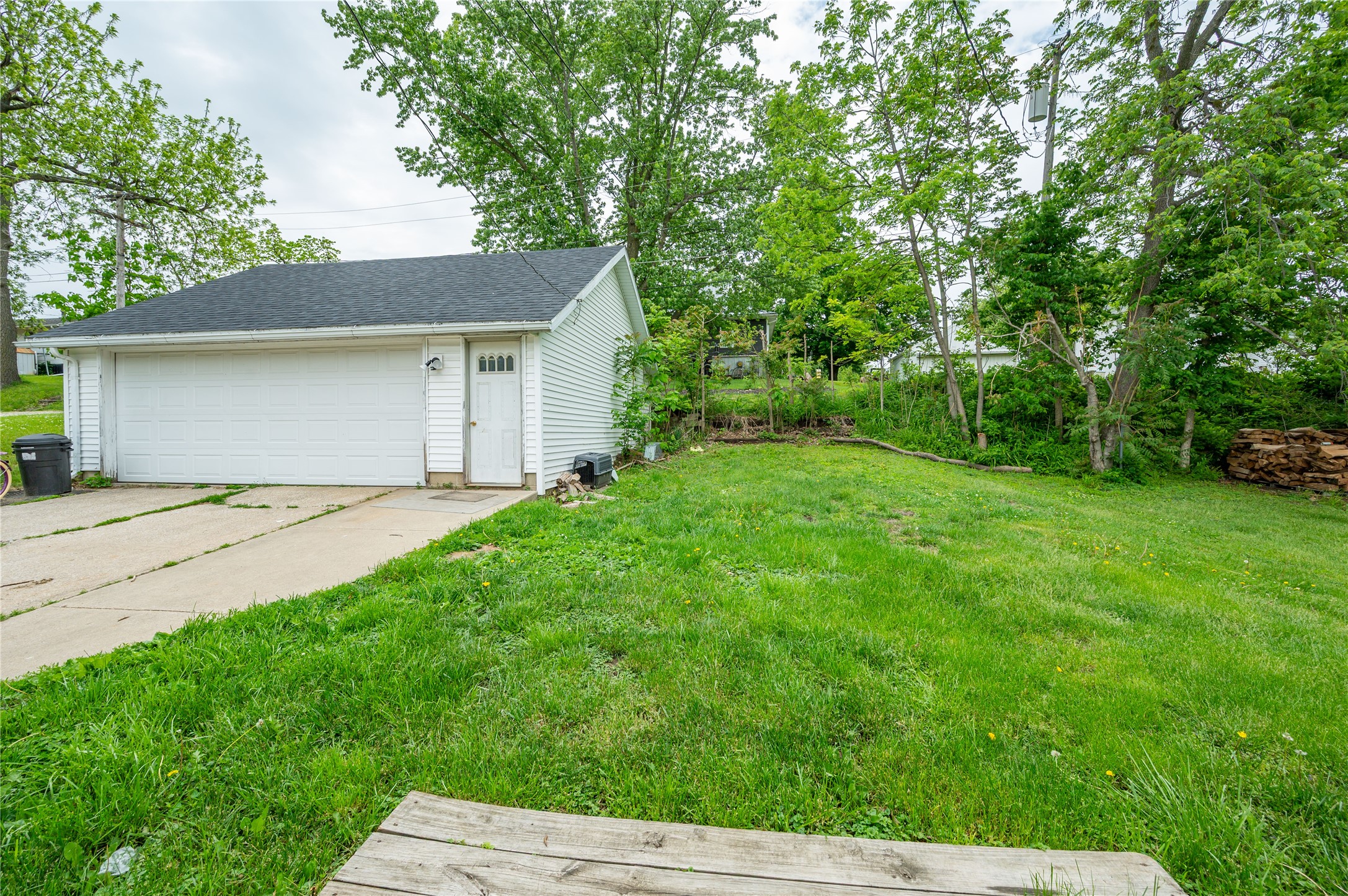 801 Siegel Street Property Photo 25