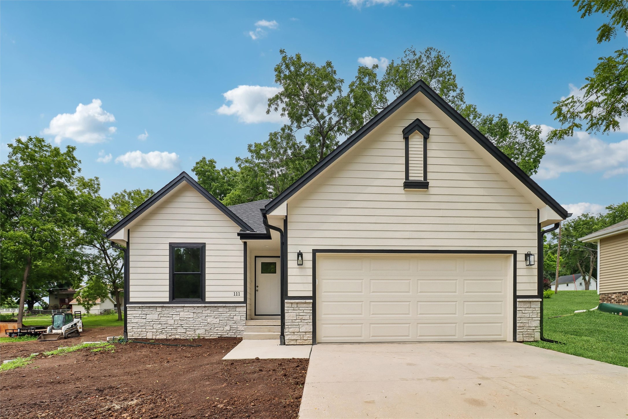 111 Elm Street Property Photo 4