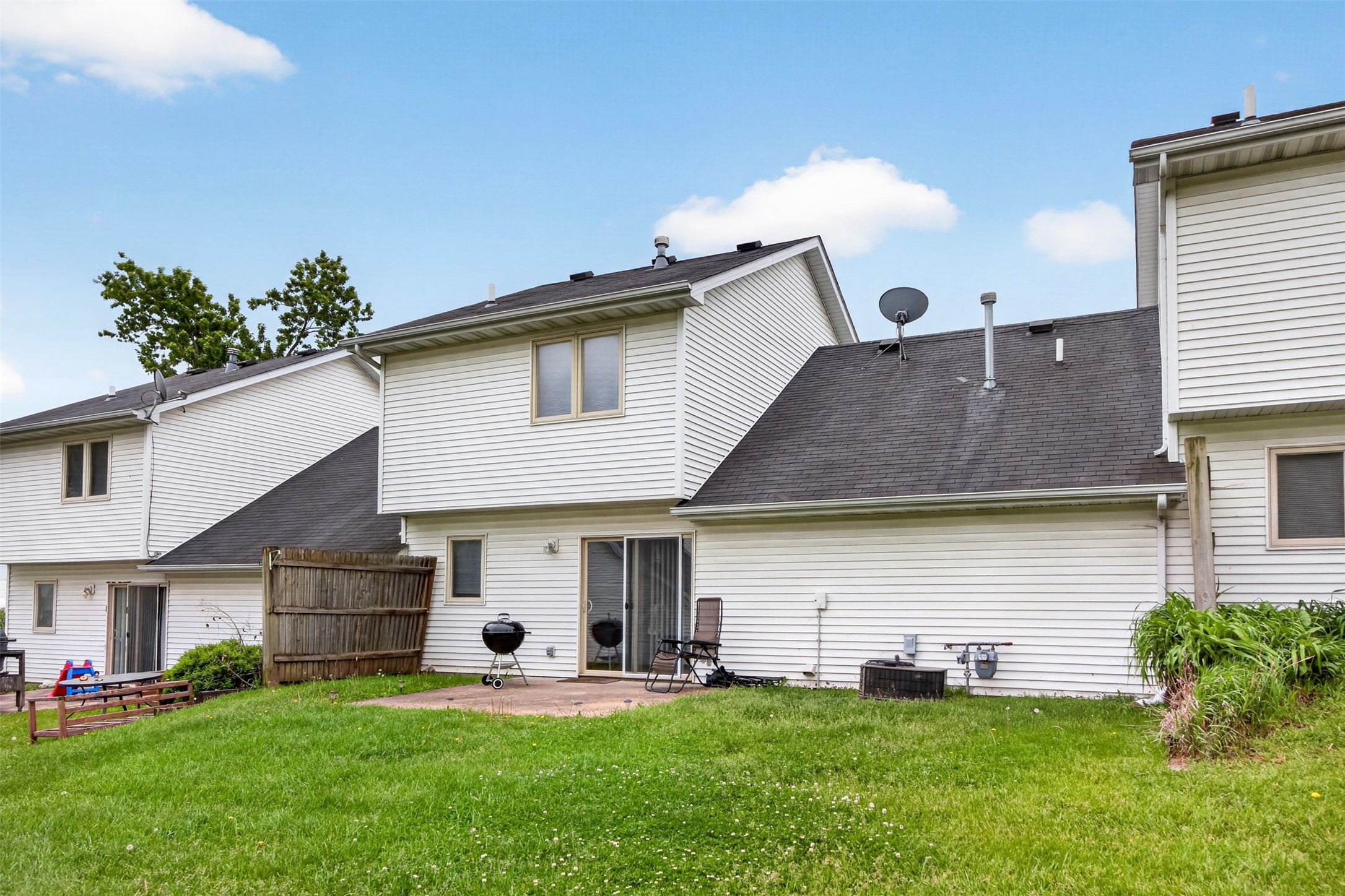 5901-5911 Townsend Avenue Property Photo 6