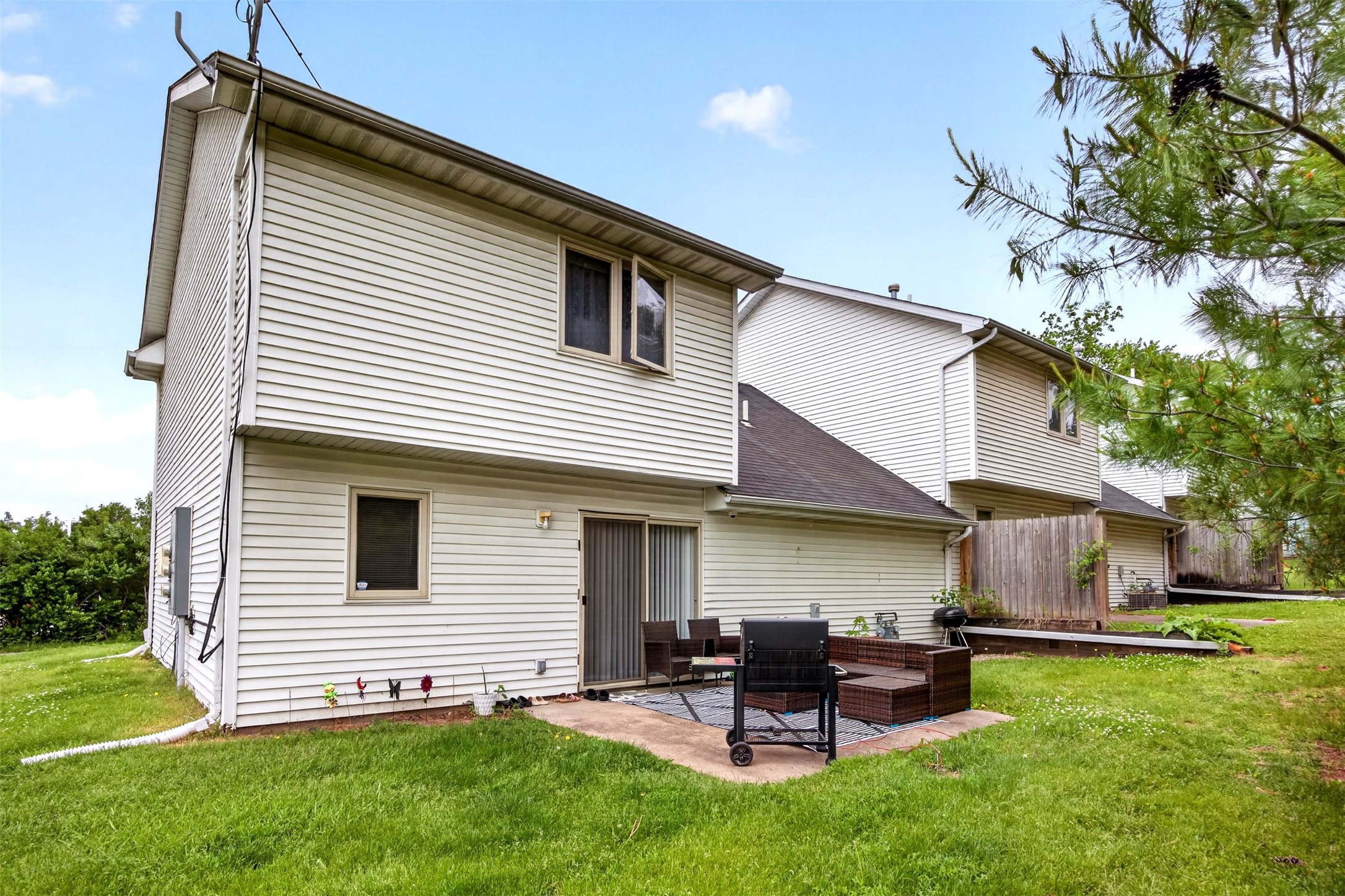 5901-5911 Townsend Avenue Property Photo 14