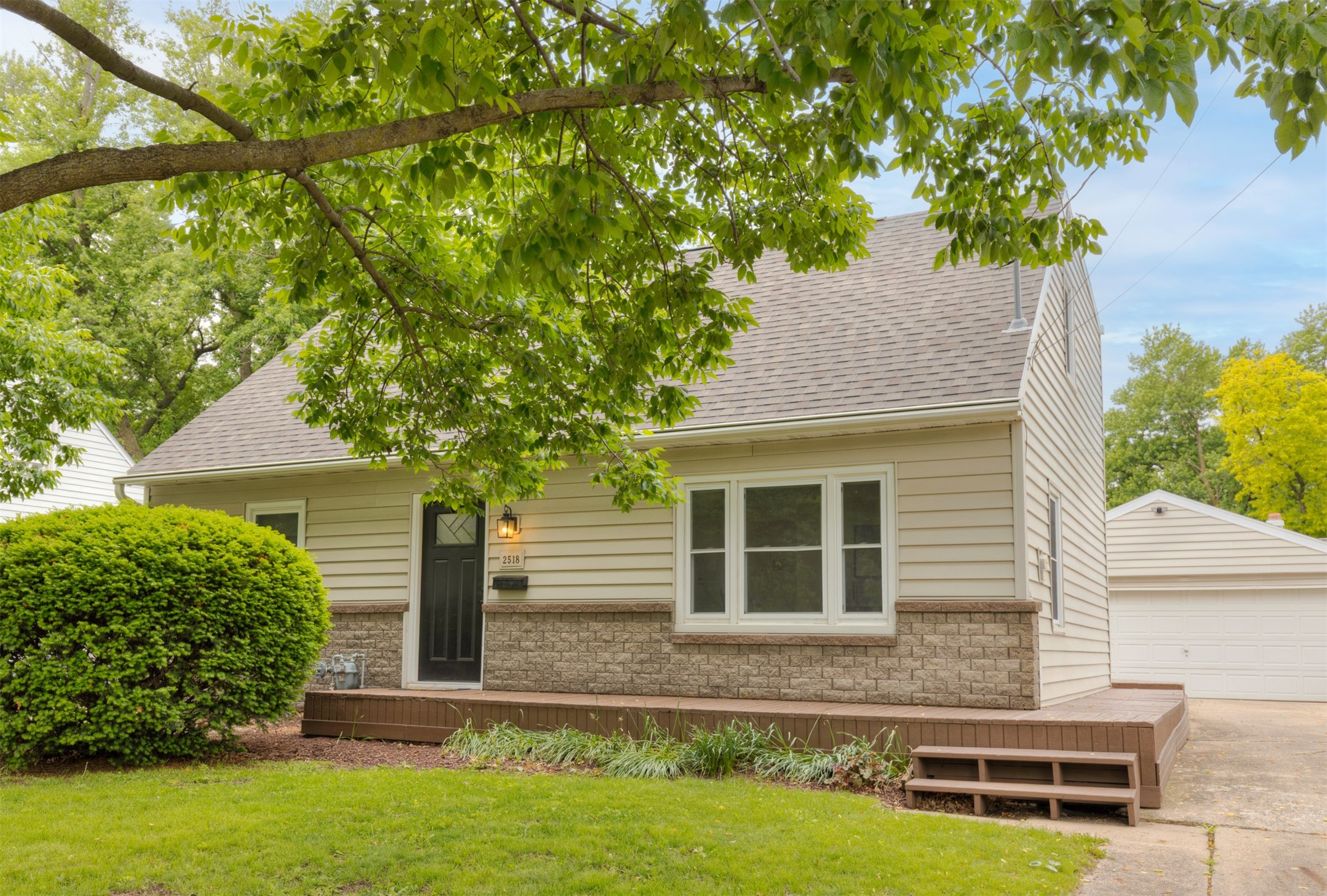 2518 62nd Street Property Photo 1