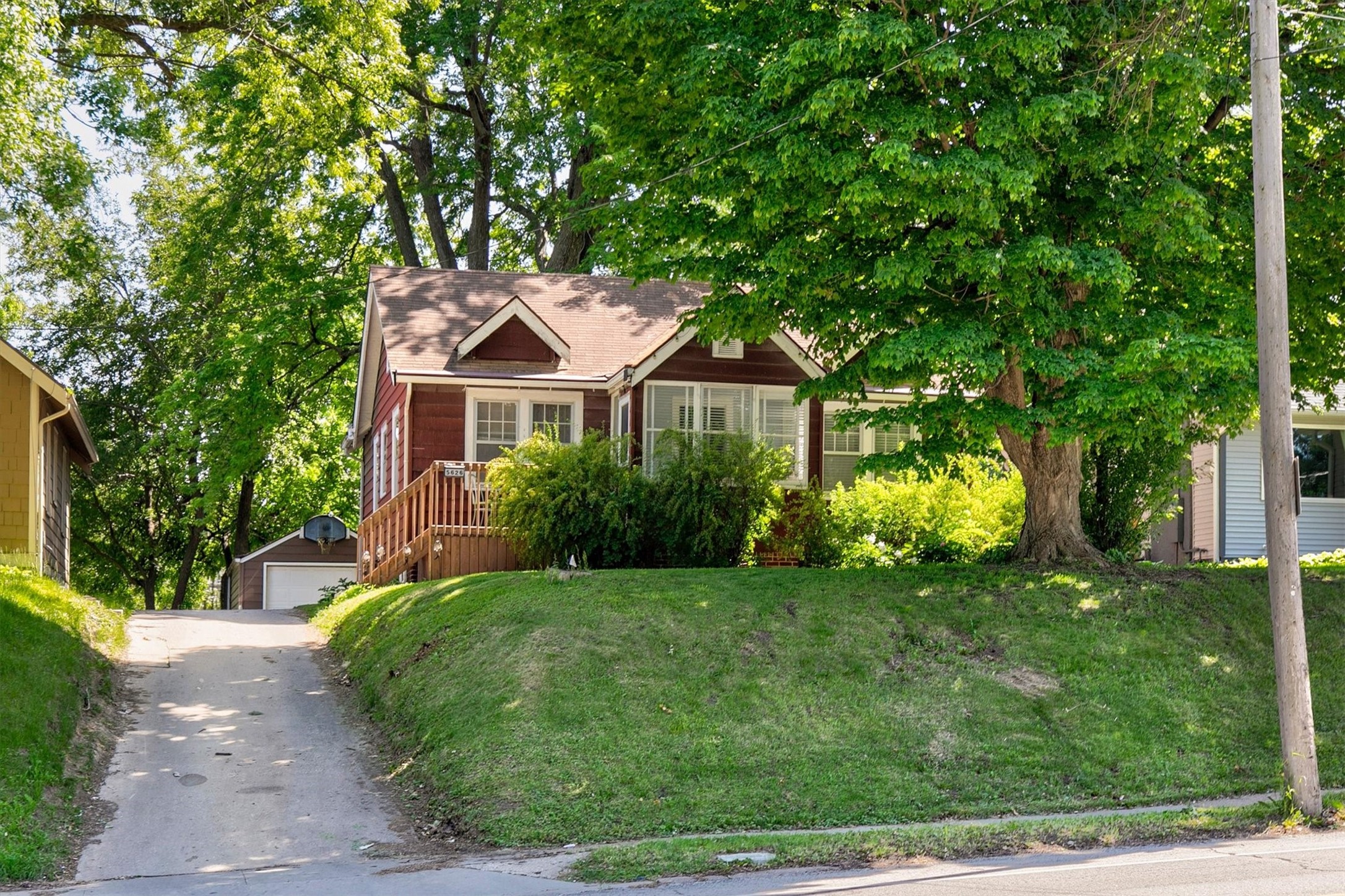 5626 University Avenue Property Photo 1