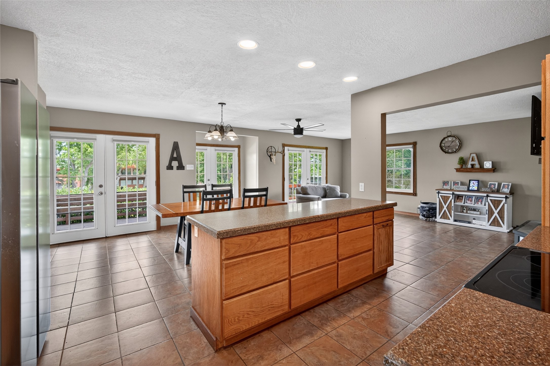 6251 Panorama Drive Property Photo 4