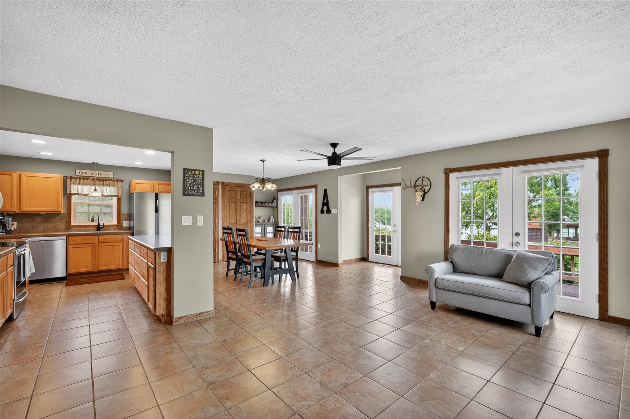 6251 Panorama Drive Property Photo 8