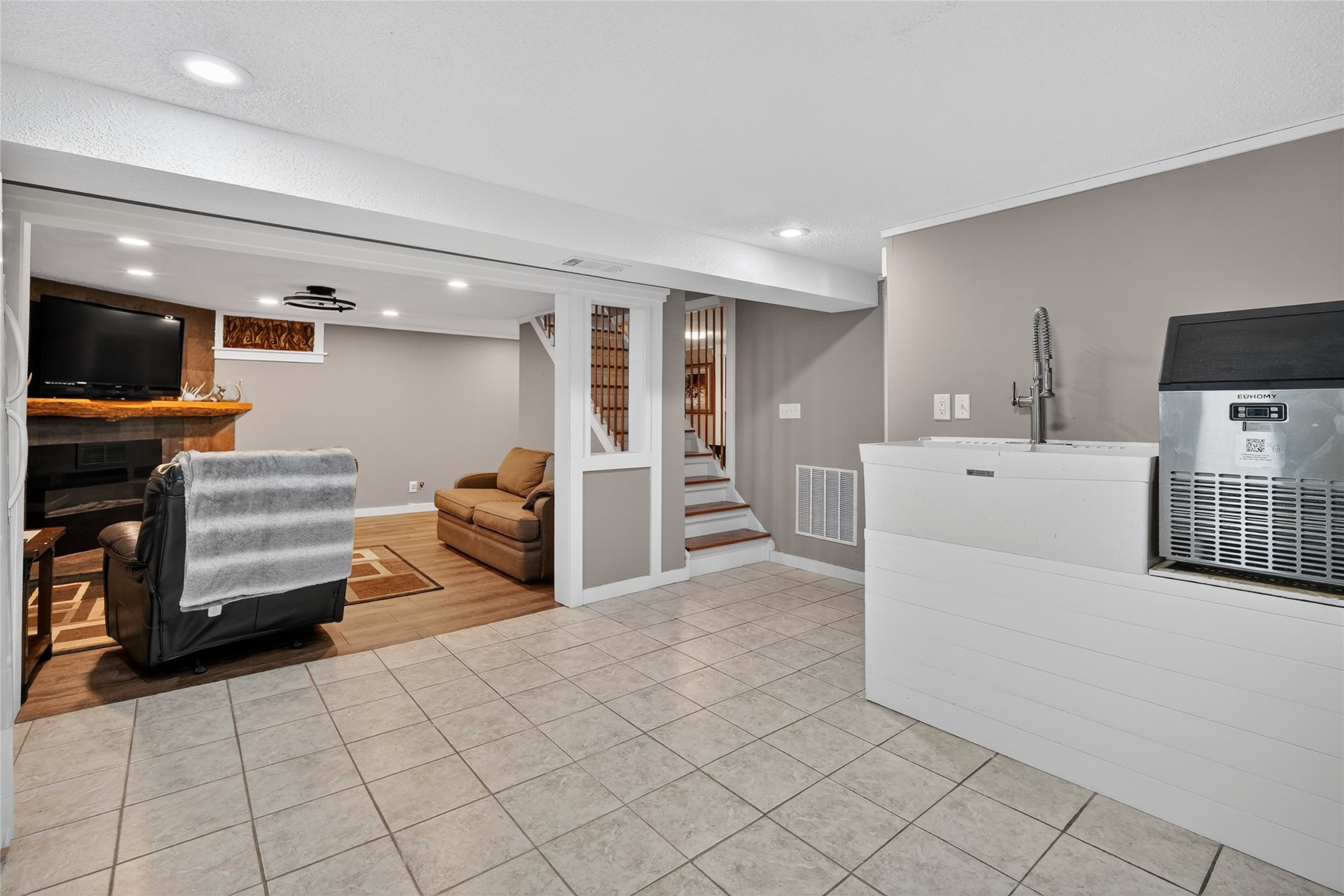6251 Panorama Drive Property Photo 13