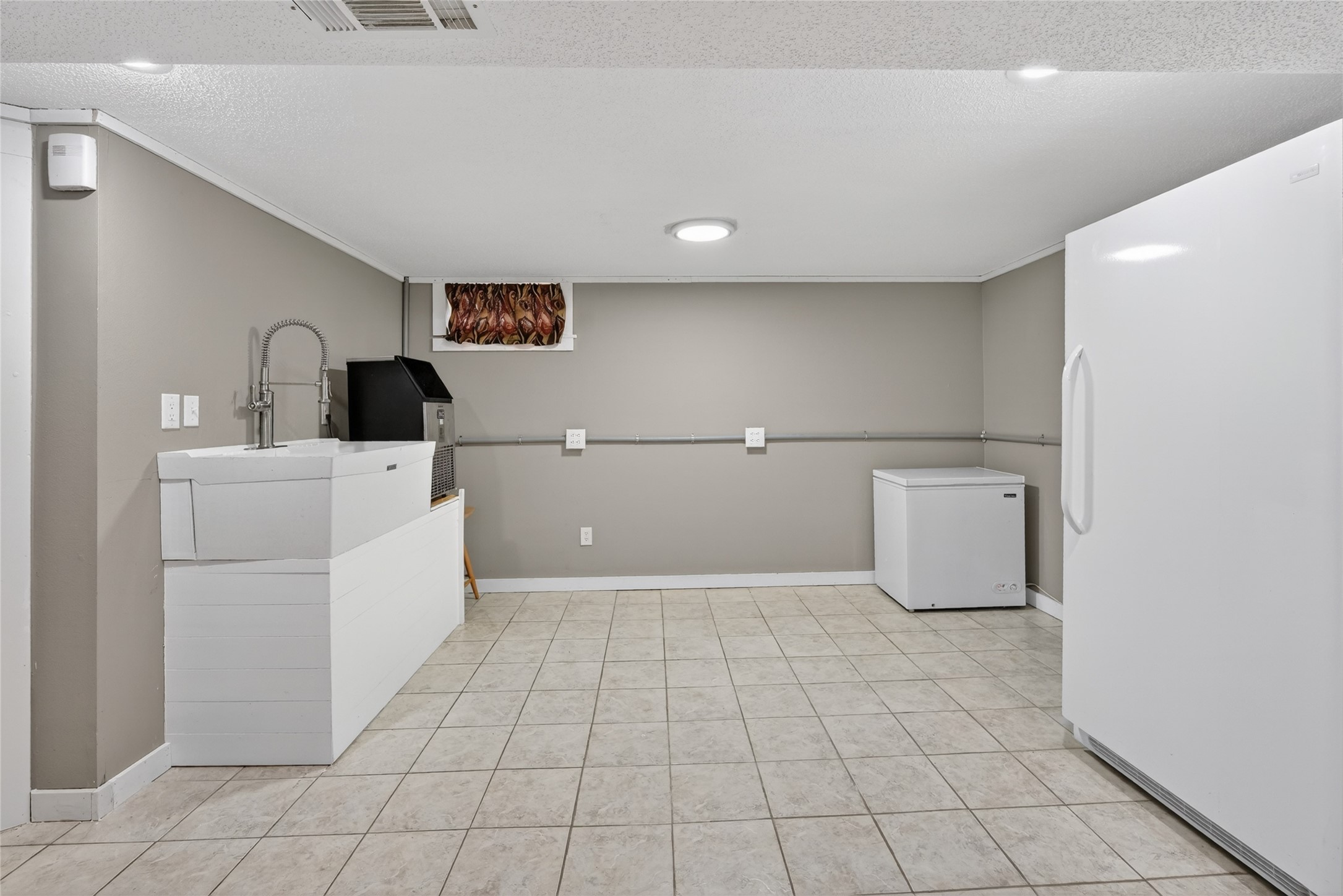 6251 Panorama Drive Property Photo 14