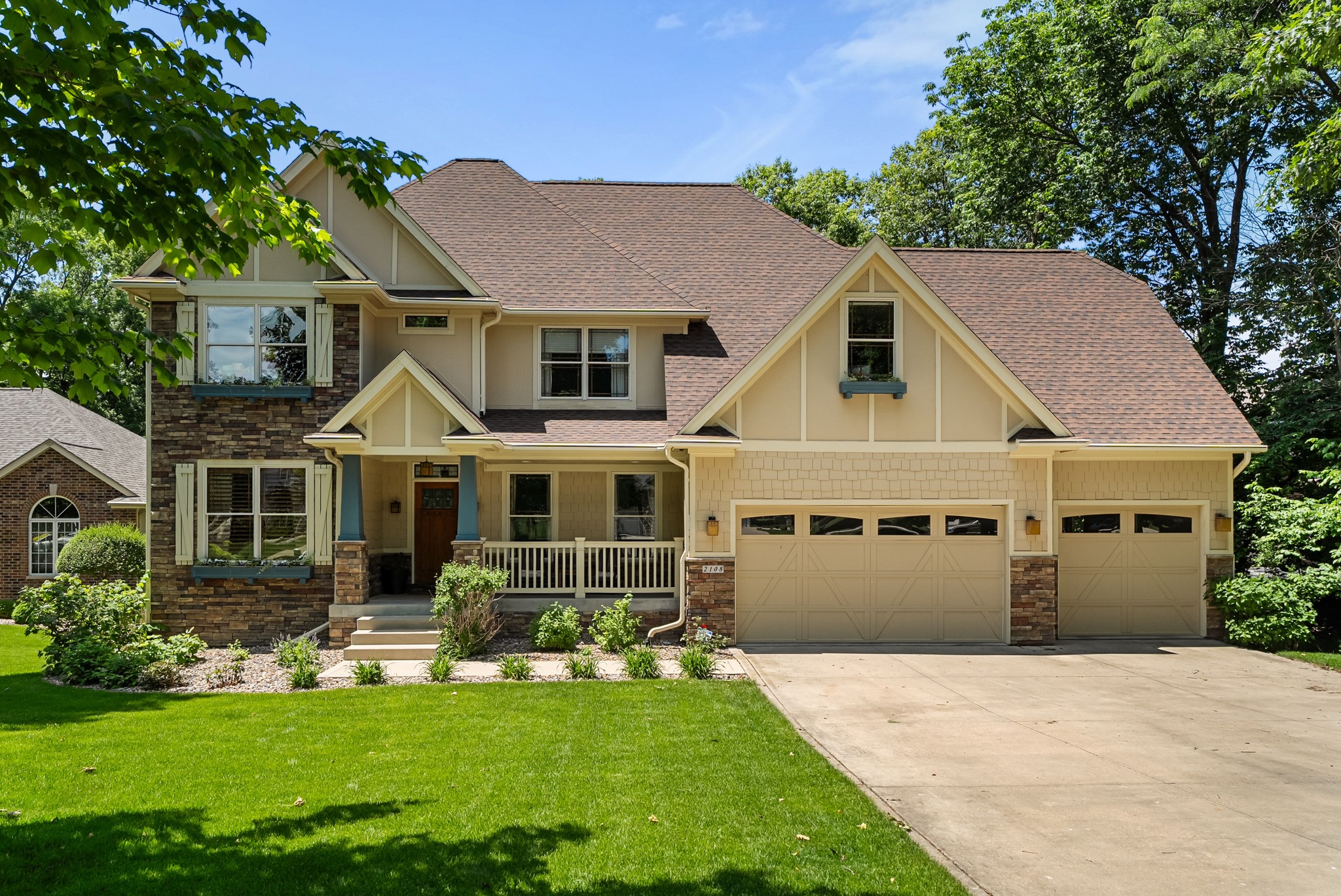 2108 Sw Westwinds Drive Property Photo 1