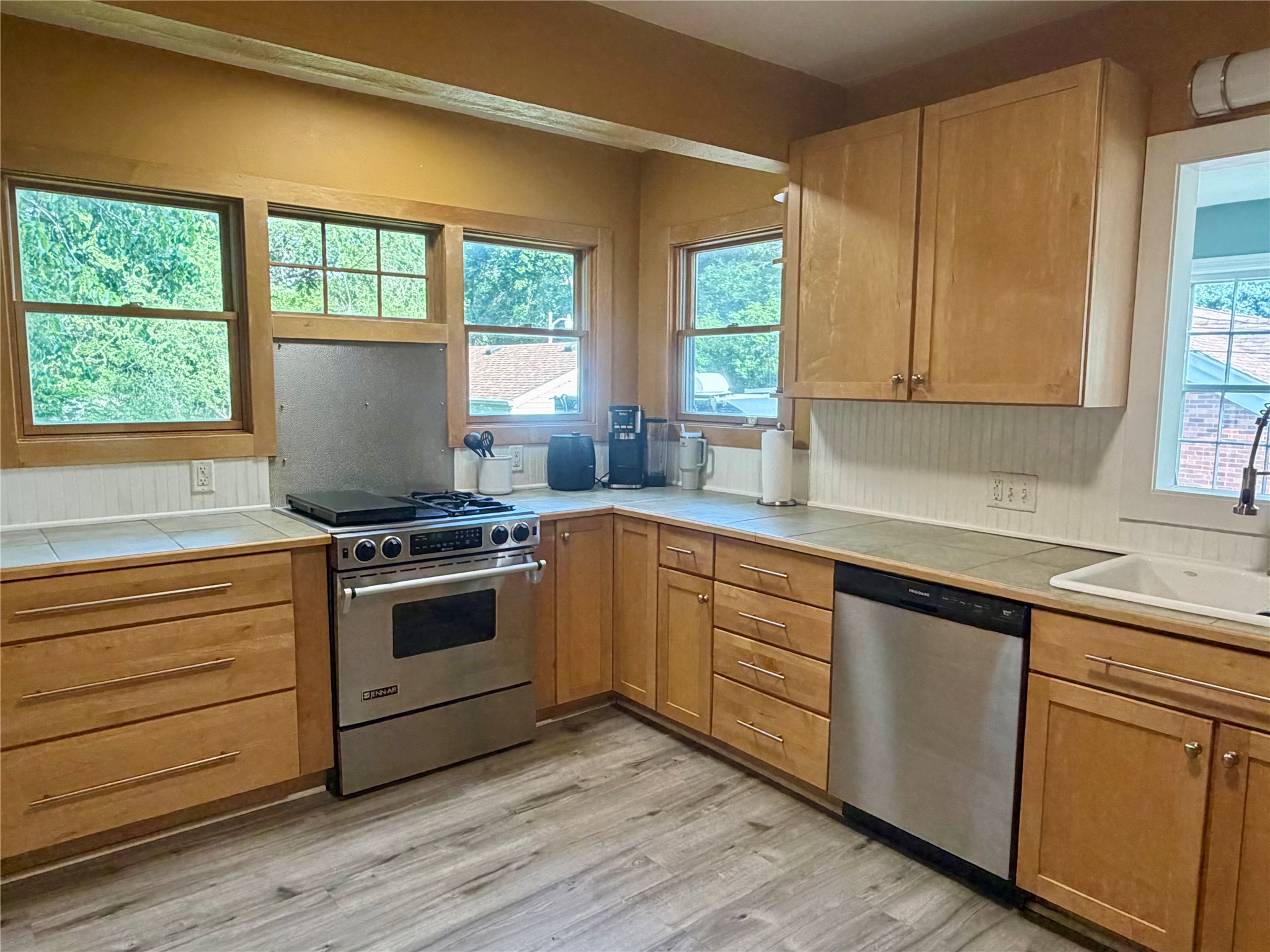 525 16th Street Property Photo 5