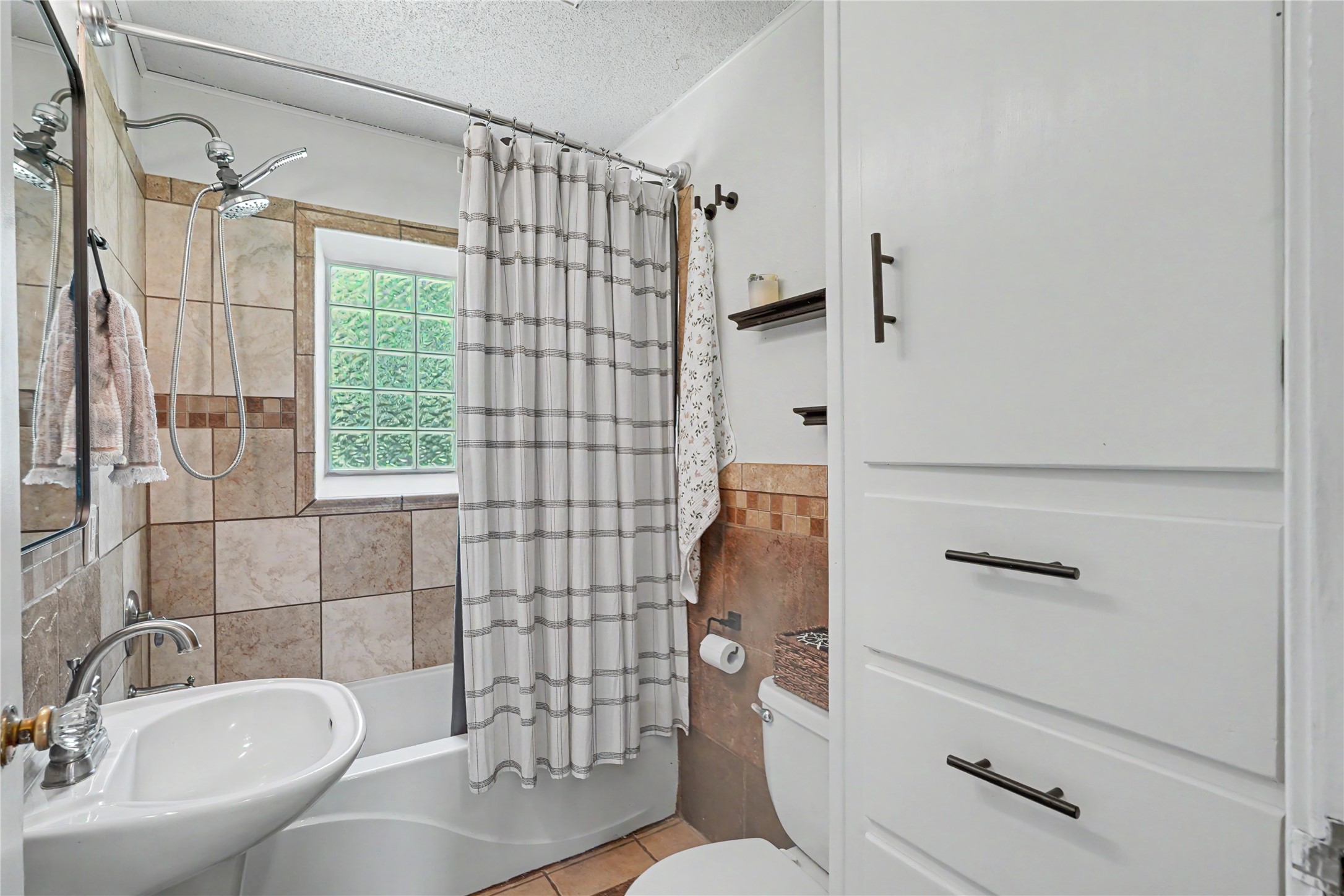 400 Lincoln Street Property Photo 12
