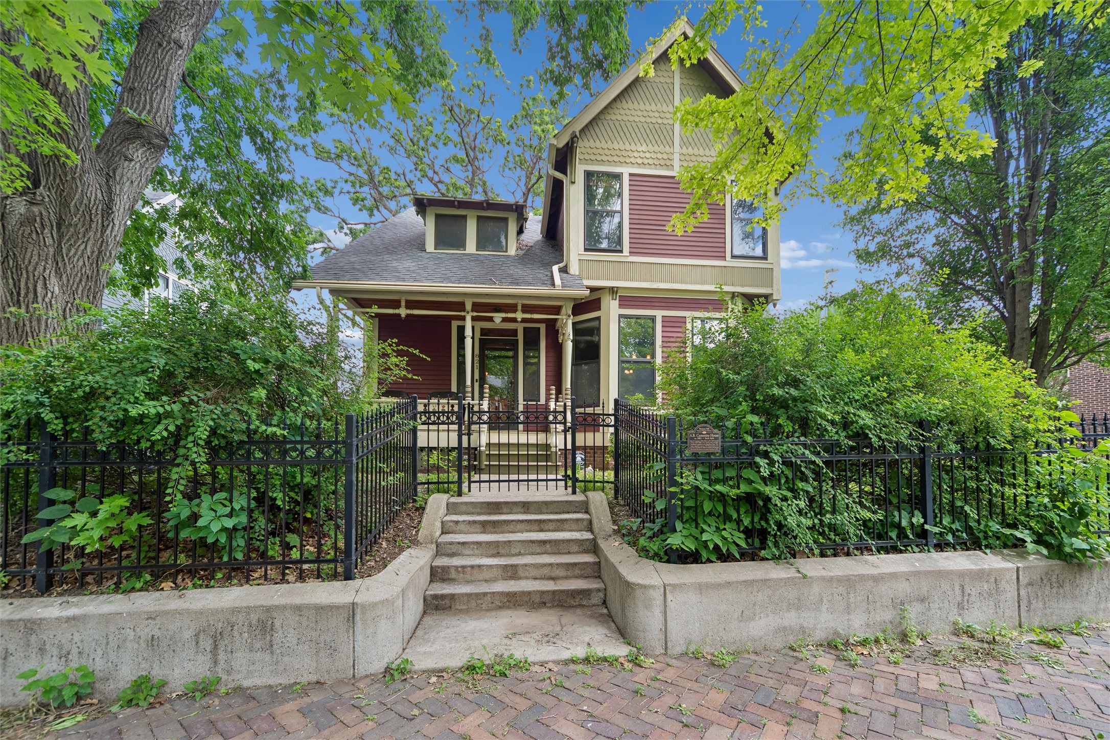 821 16th Street Property Photo 1