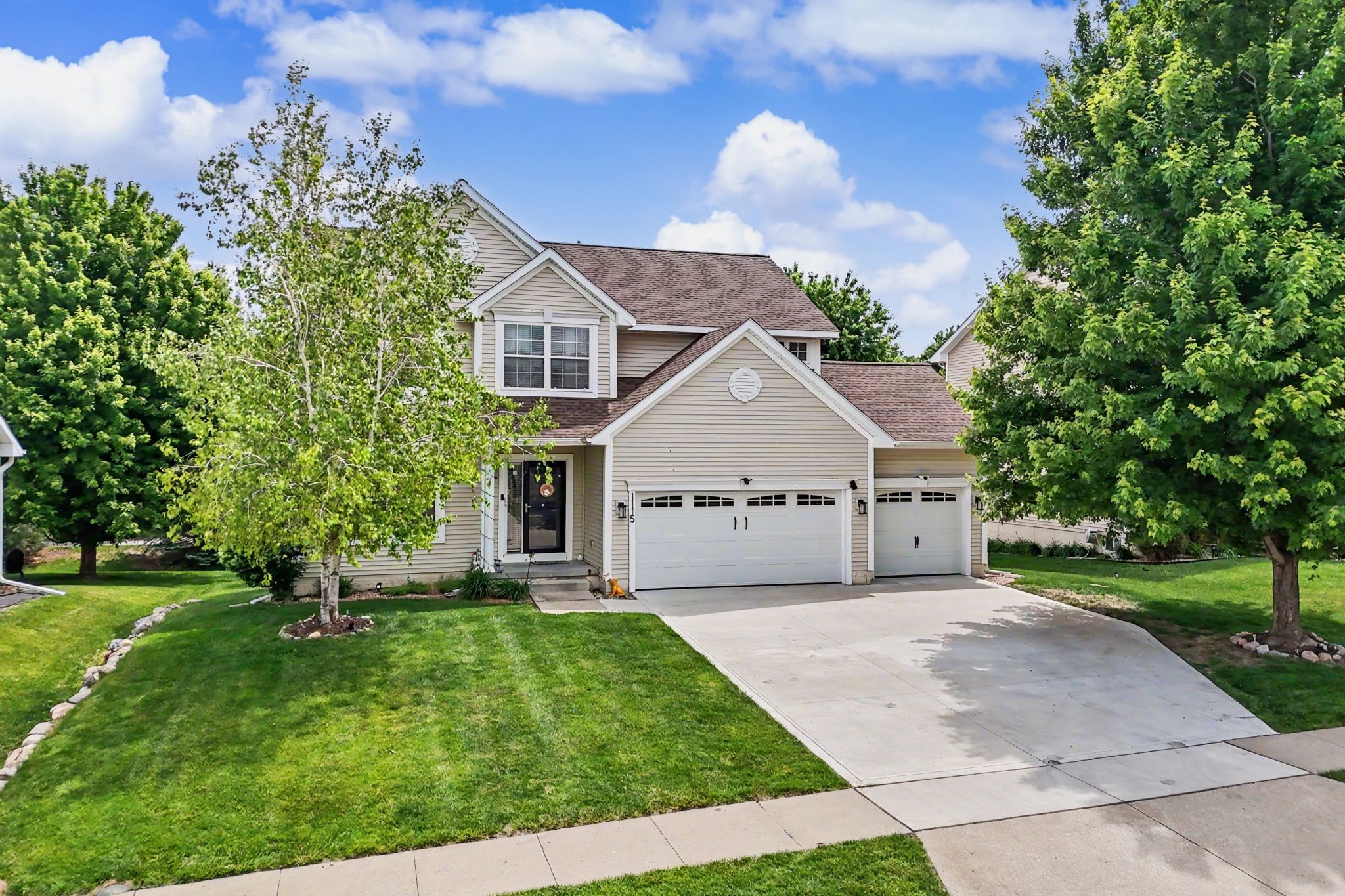 1115 Se Bluegrass Circle Property Photo 3