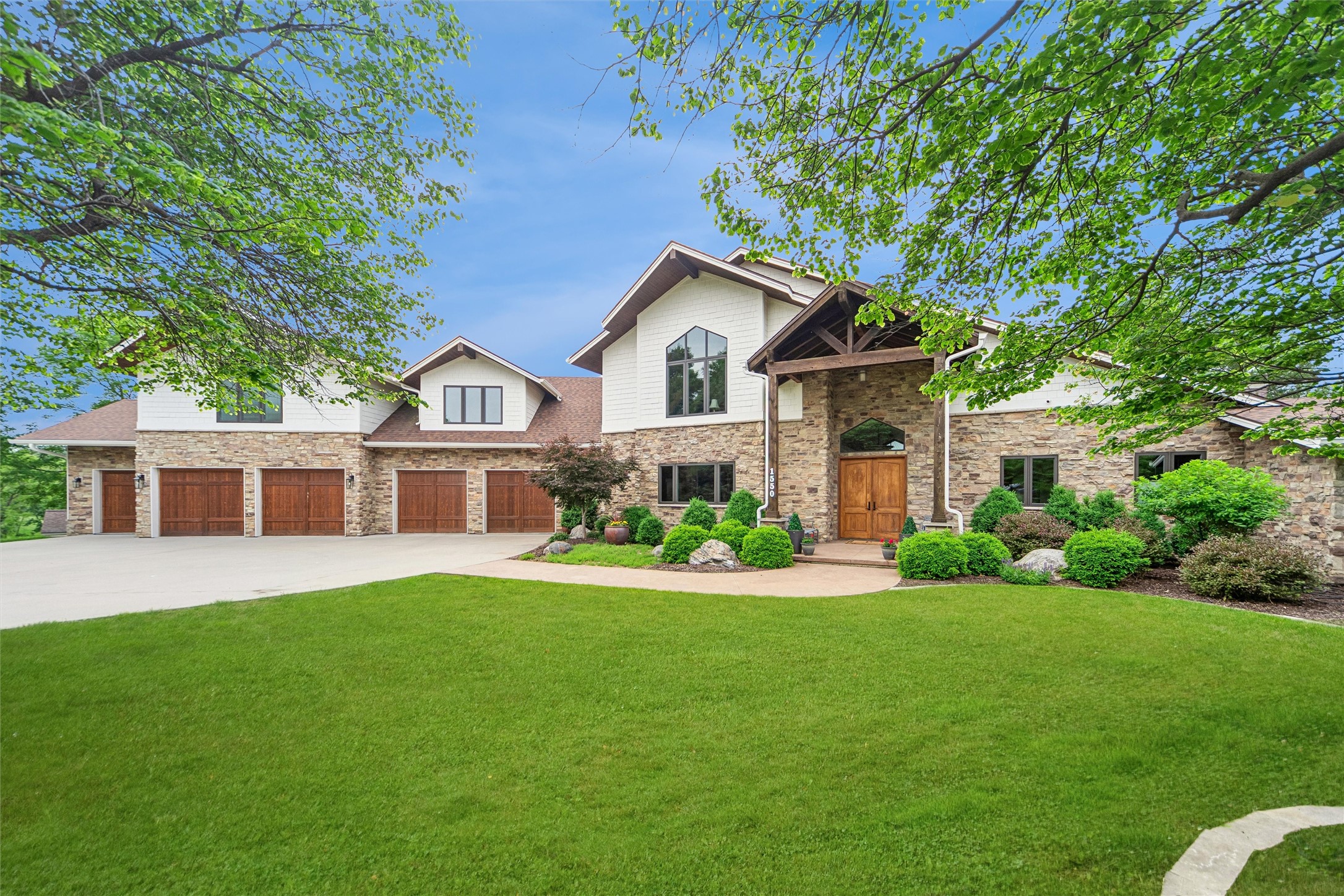 1550 S Deer Road Property Photo 2