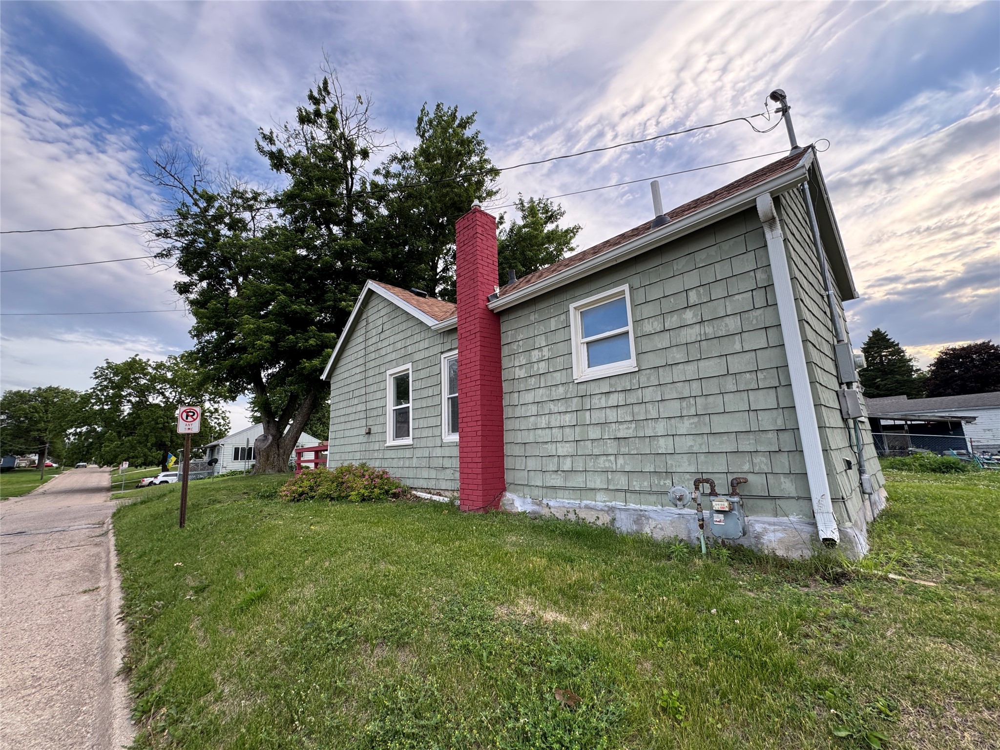 1024 S 3rd Avenue E Property Photo 9