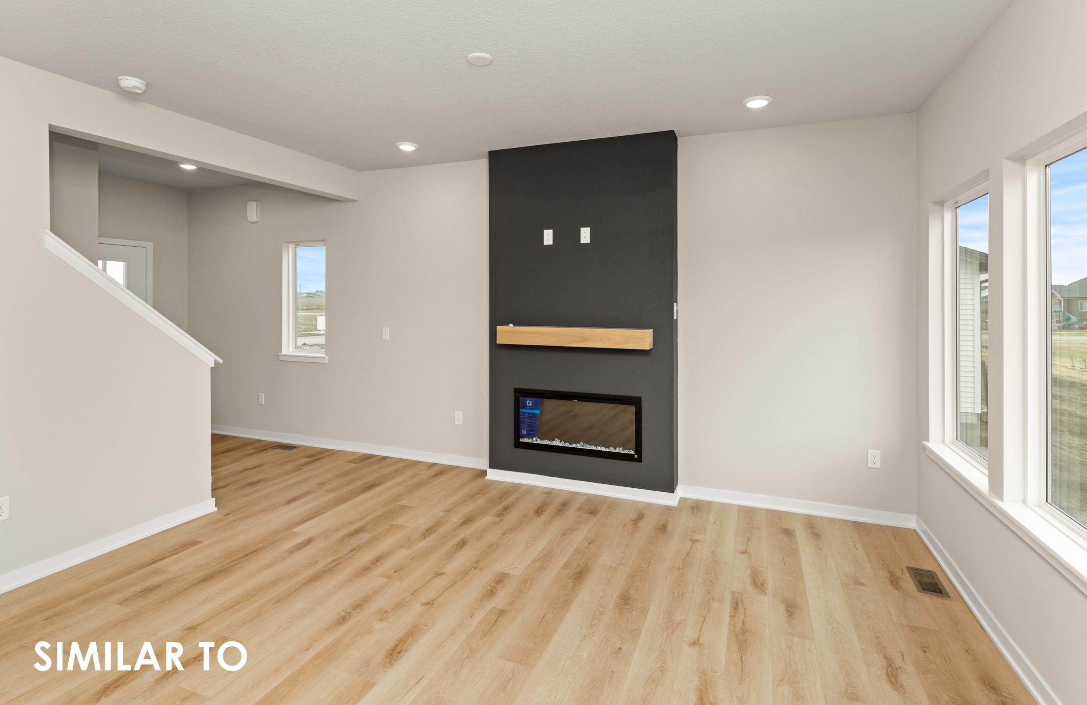 1004 Featherstone Avenue Ne Property Photo 3