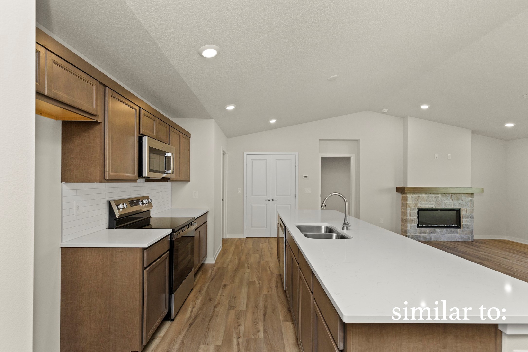 1570 Werthman Drive Property Photo 3