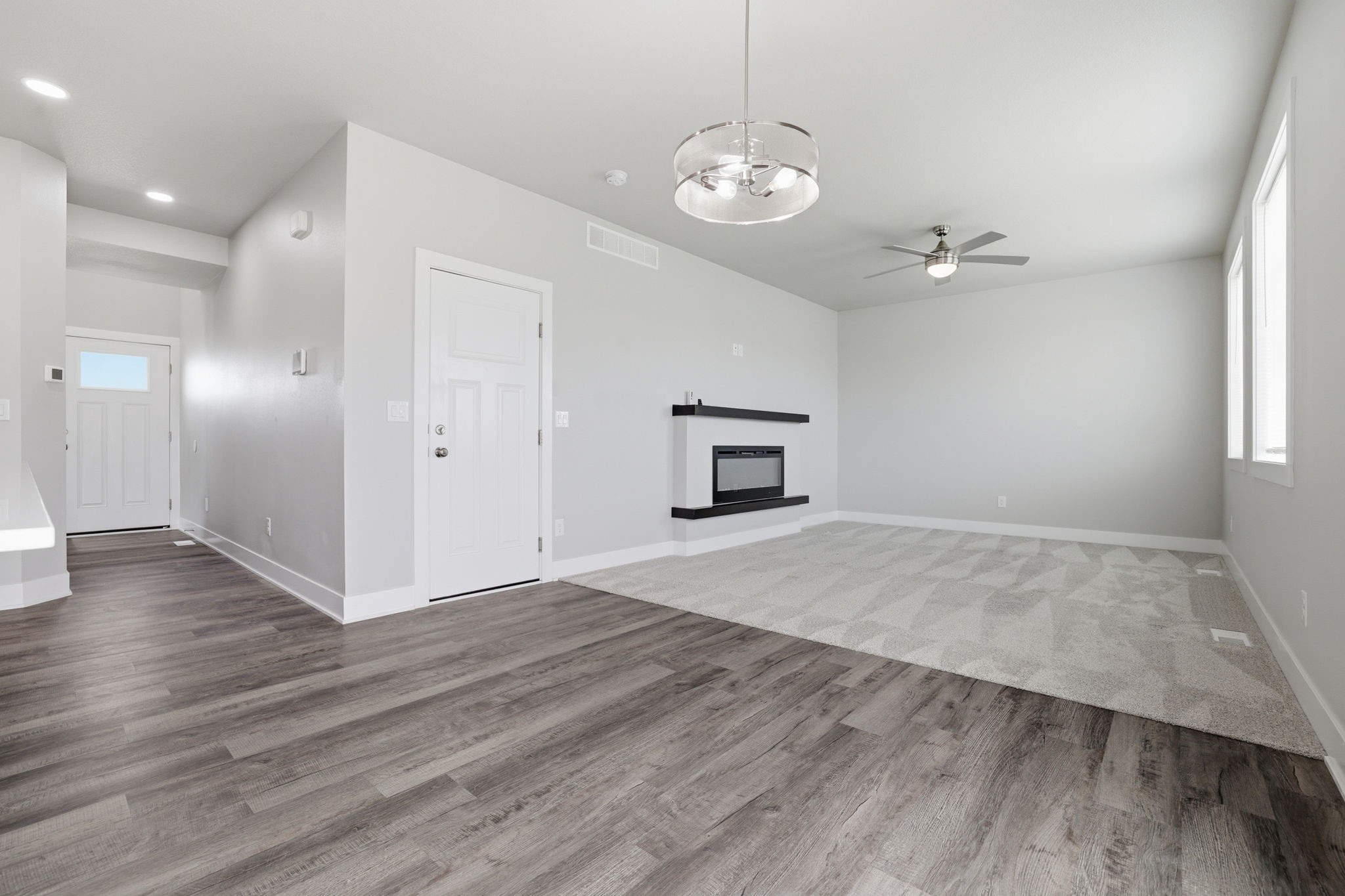 15230 Deerview Drive Property Photo 8