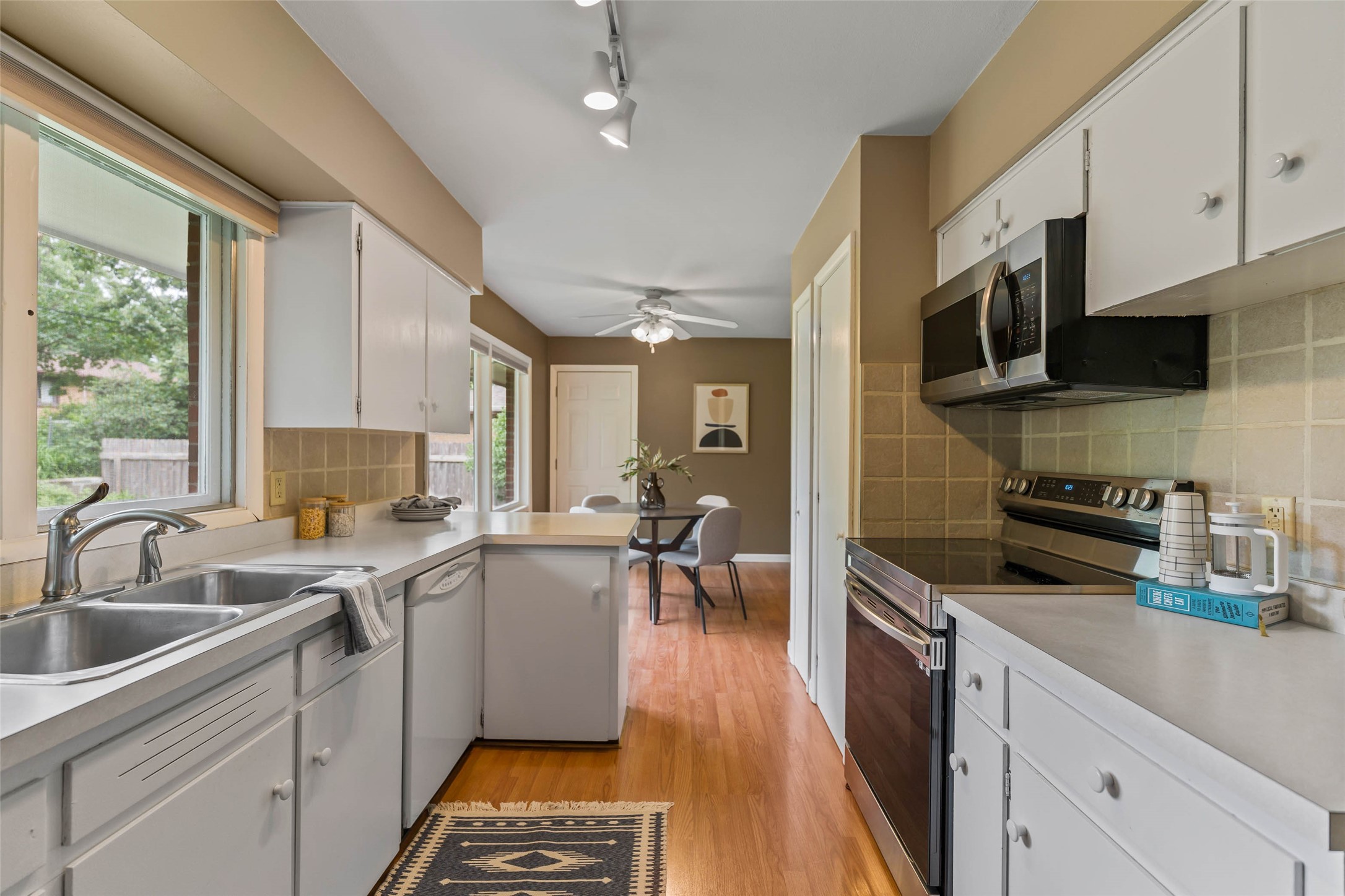 1411 Glendale Avenue Property Photo 9