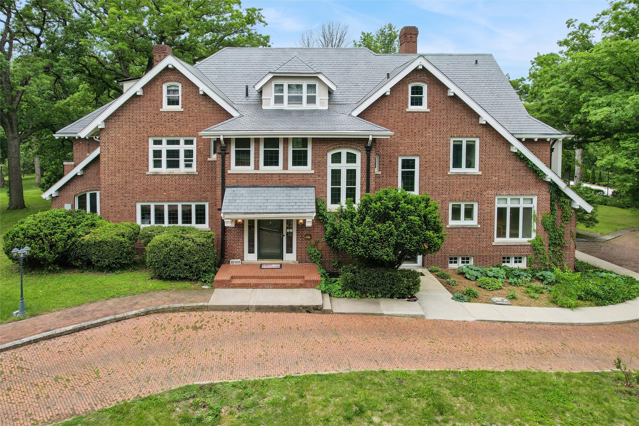 100 37th Street Property Photo 2
