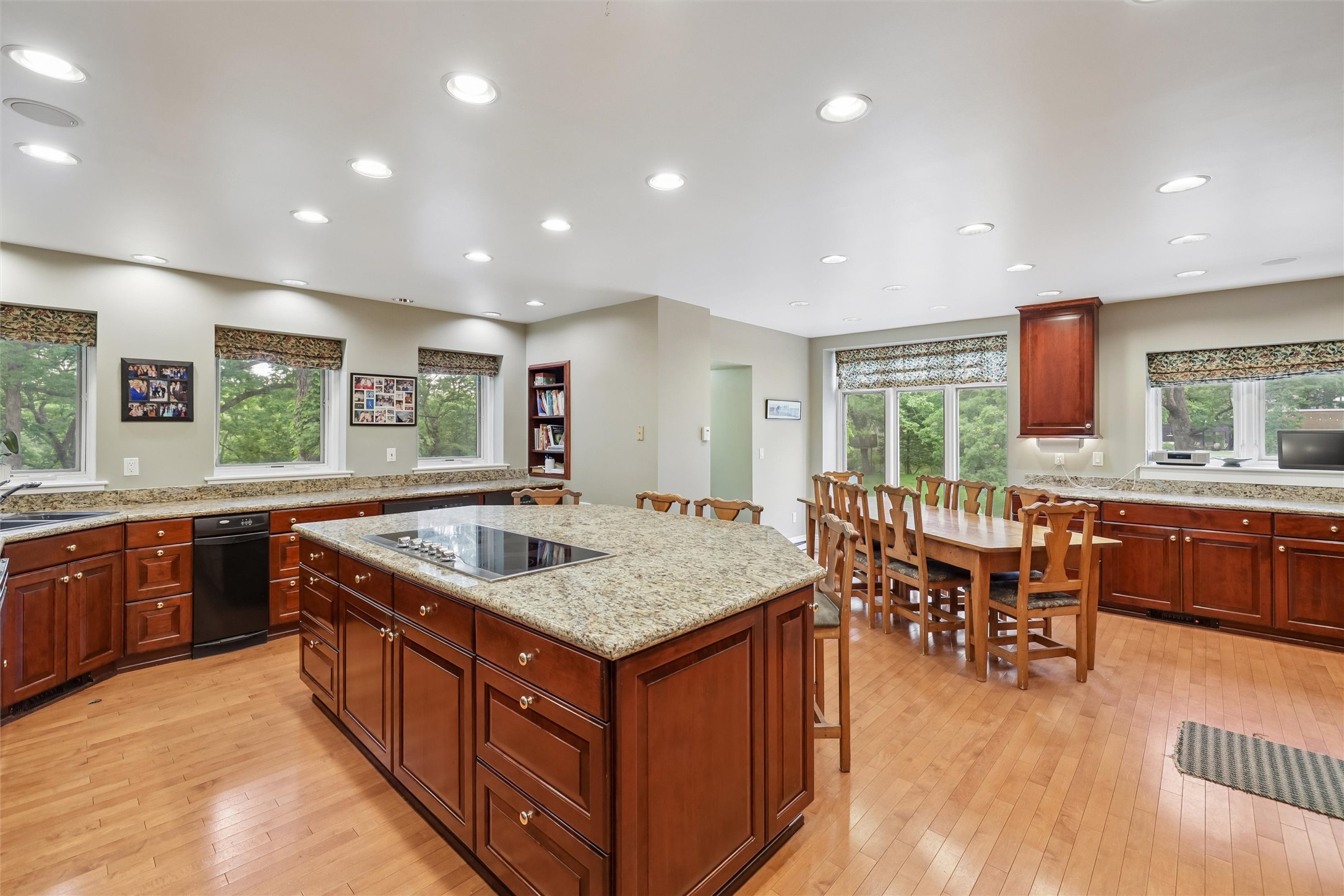 100 37th Street Property Photo 16