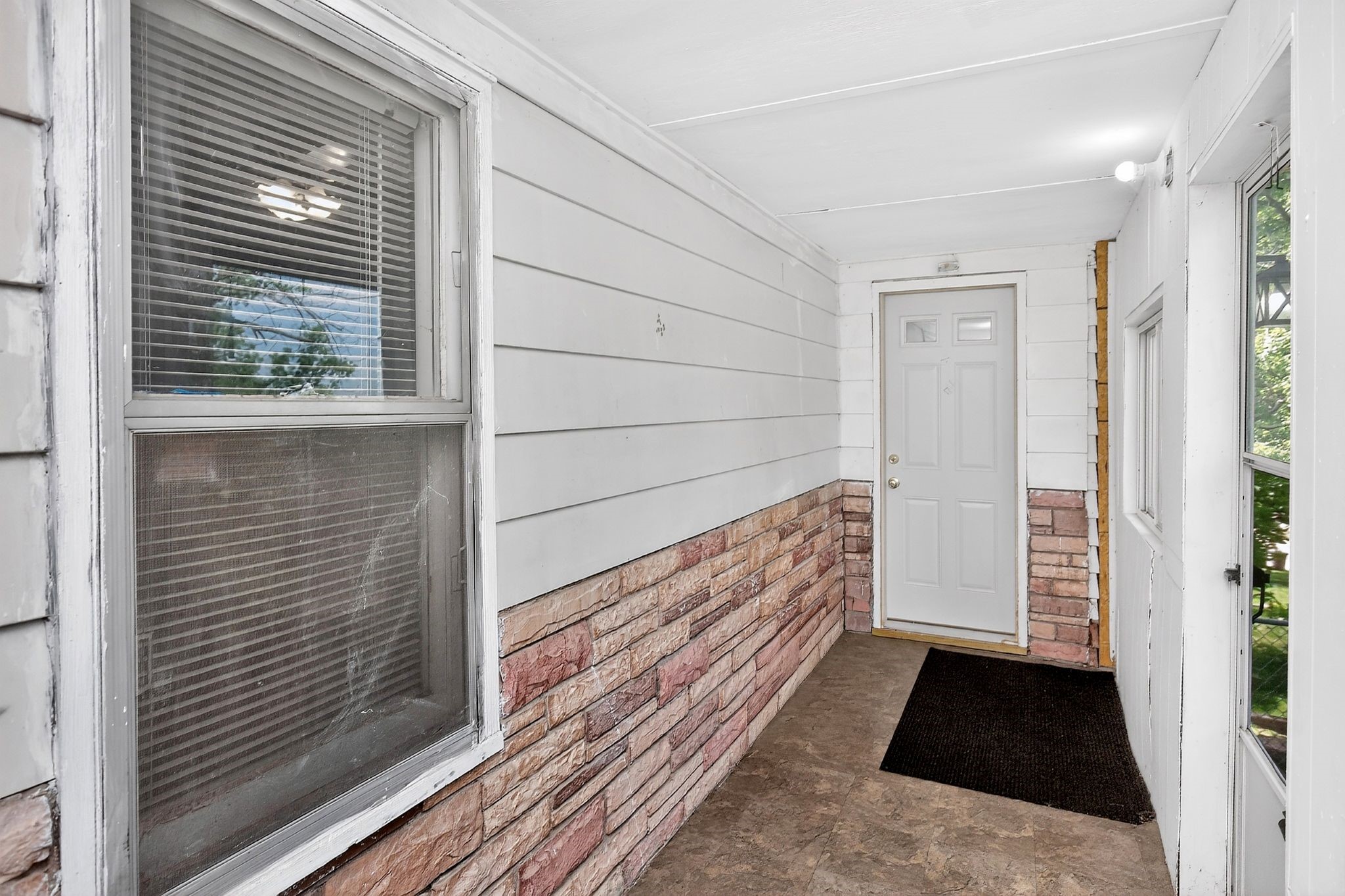 1235 E 34th Street Property Photo 3
