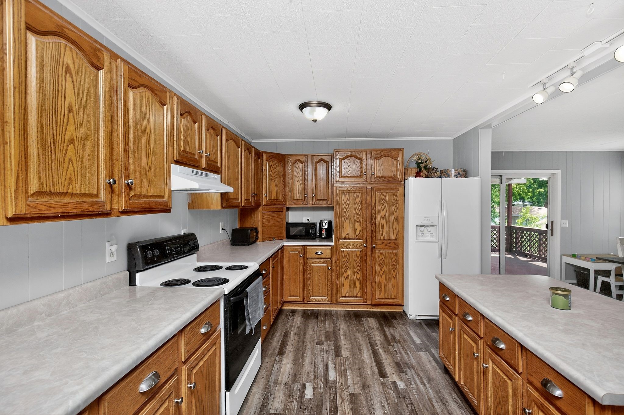 1235 E 34th Street Property Photo 13