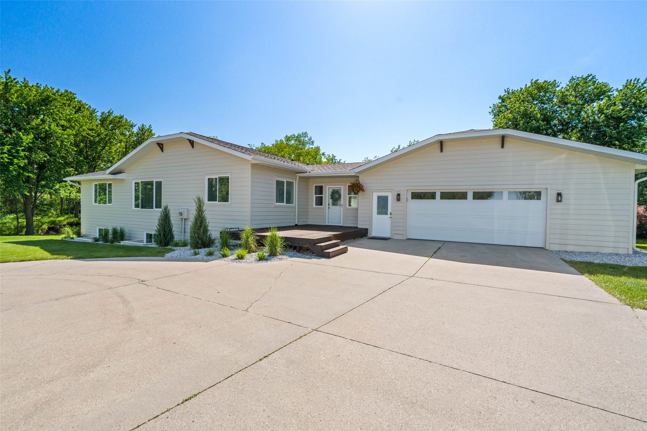 6235 Us Highway 69 Highway Property Photo 1