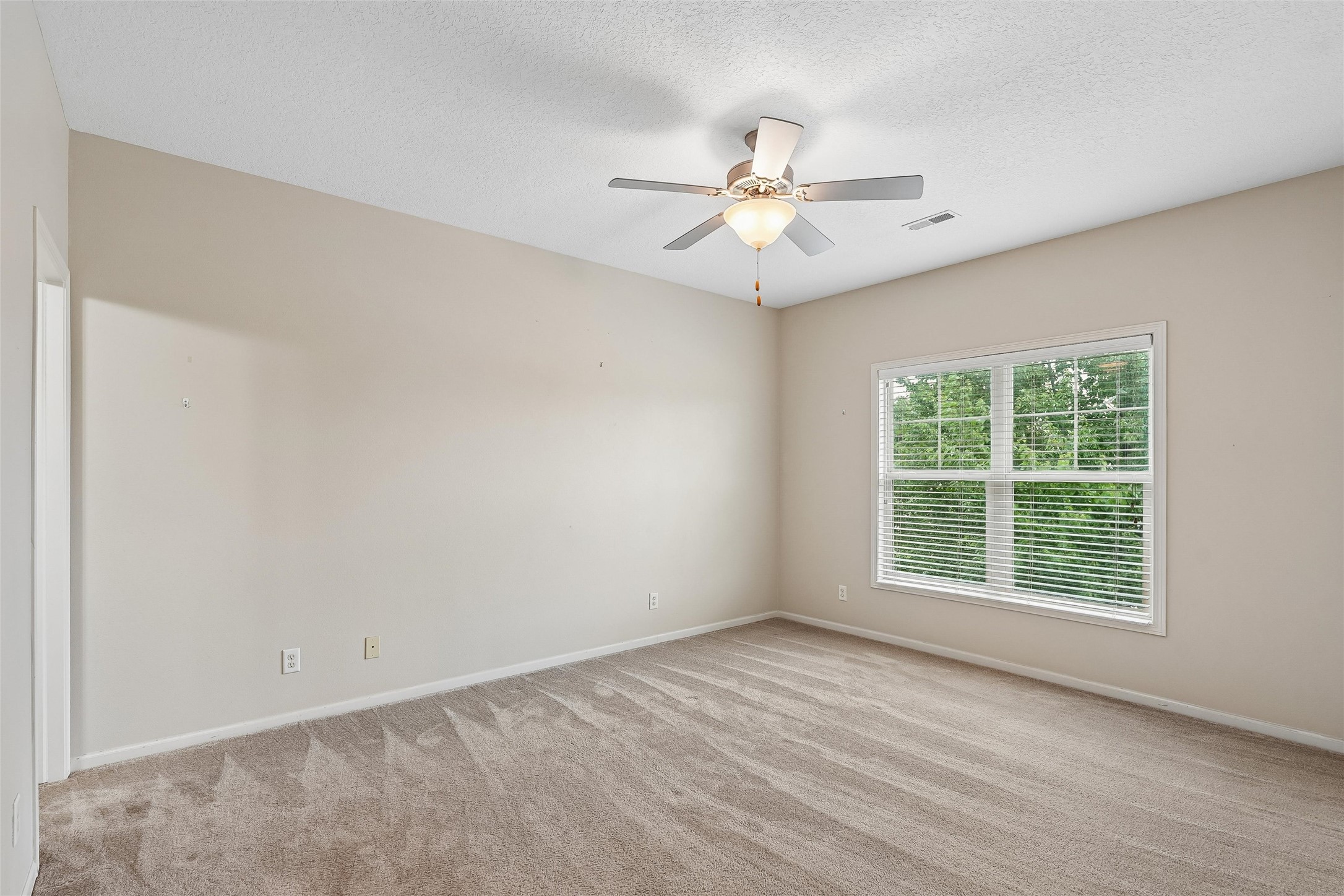 2406 Ne Oak Drive 4 Property Photo 10