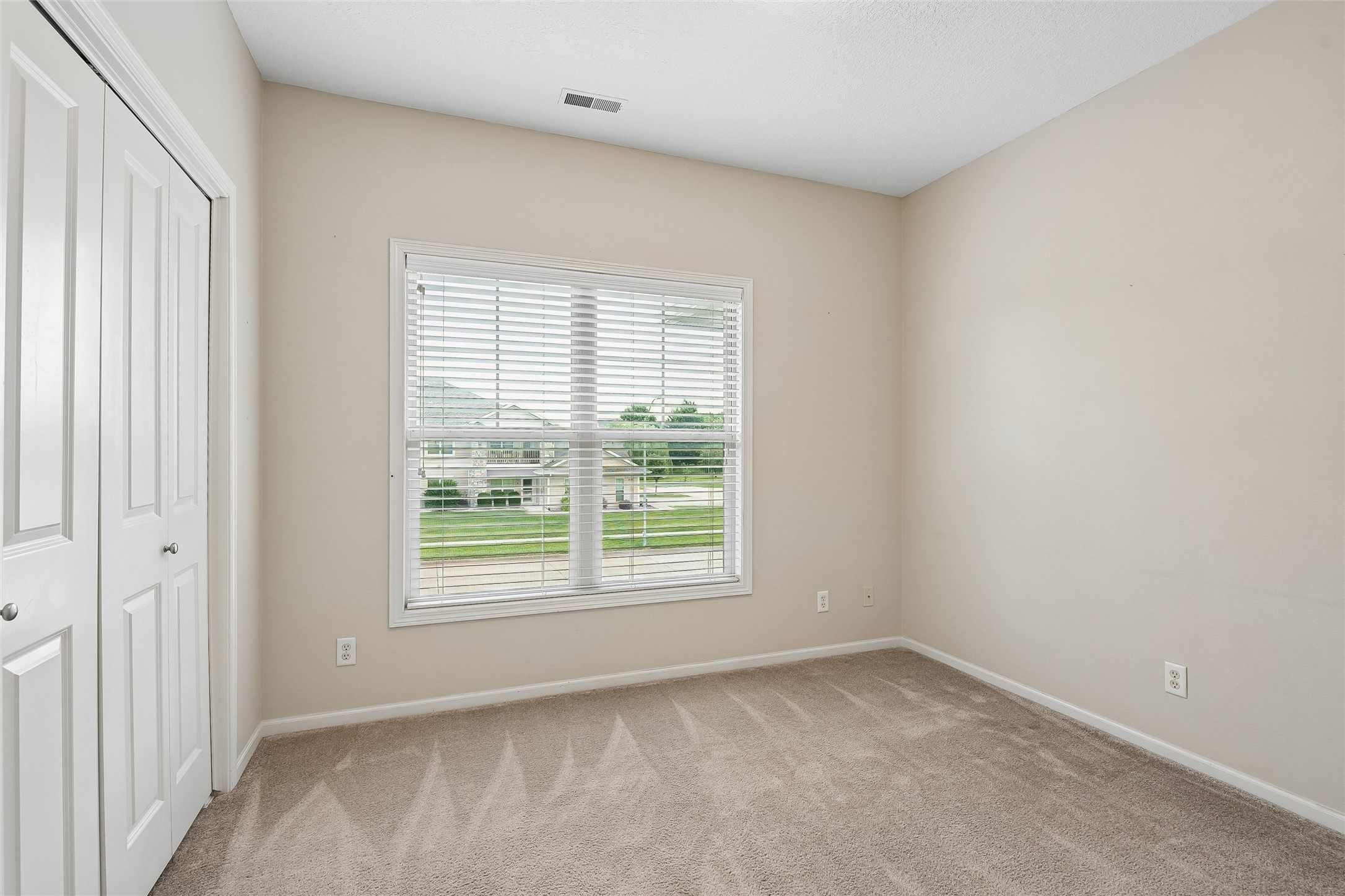 2406 Ne Oak Drive 4 Property Photo 13