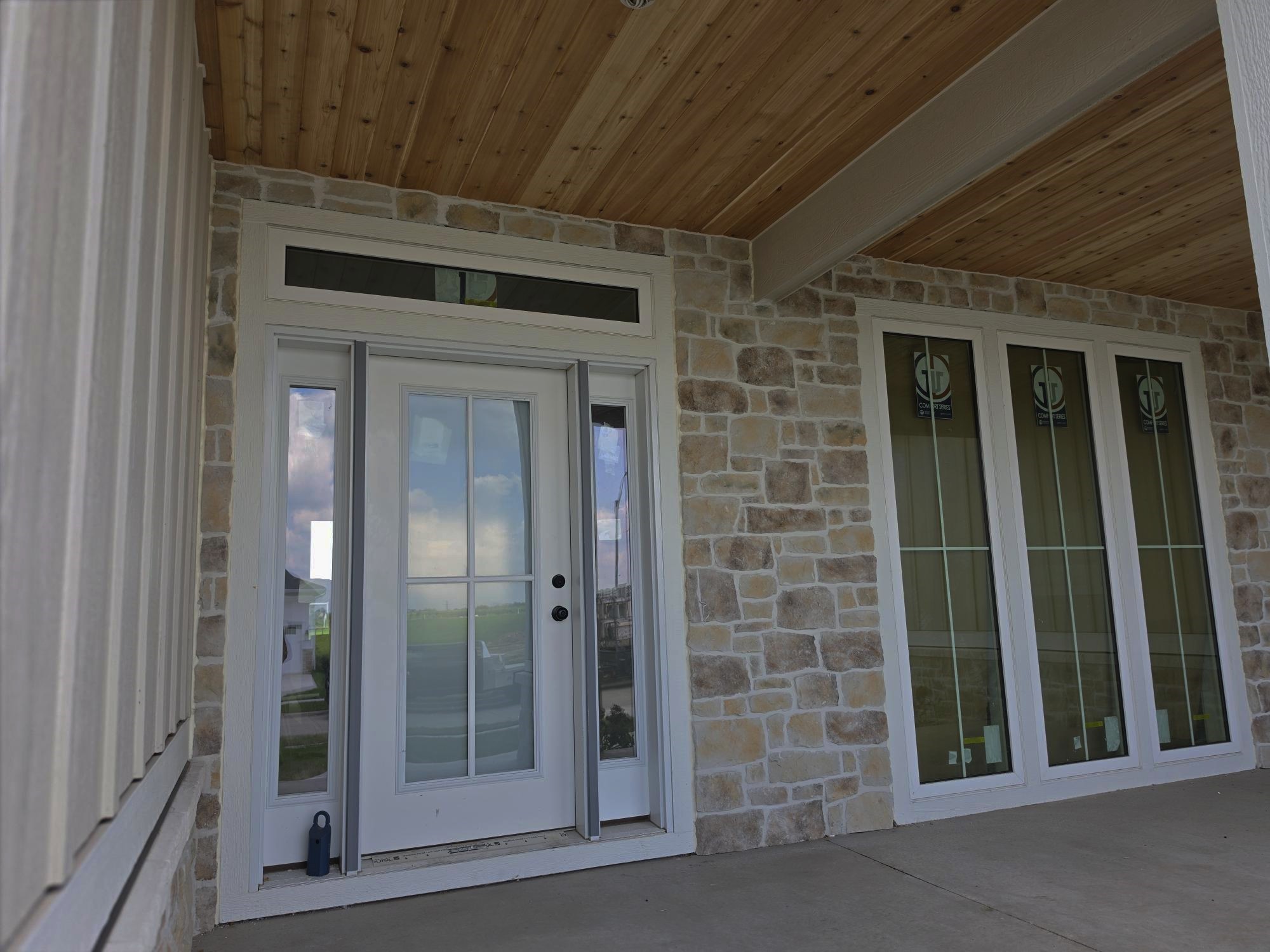 16220 Sharon Drive Property Photo 2