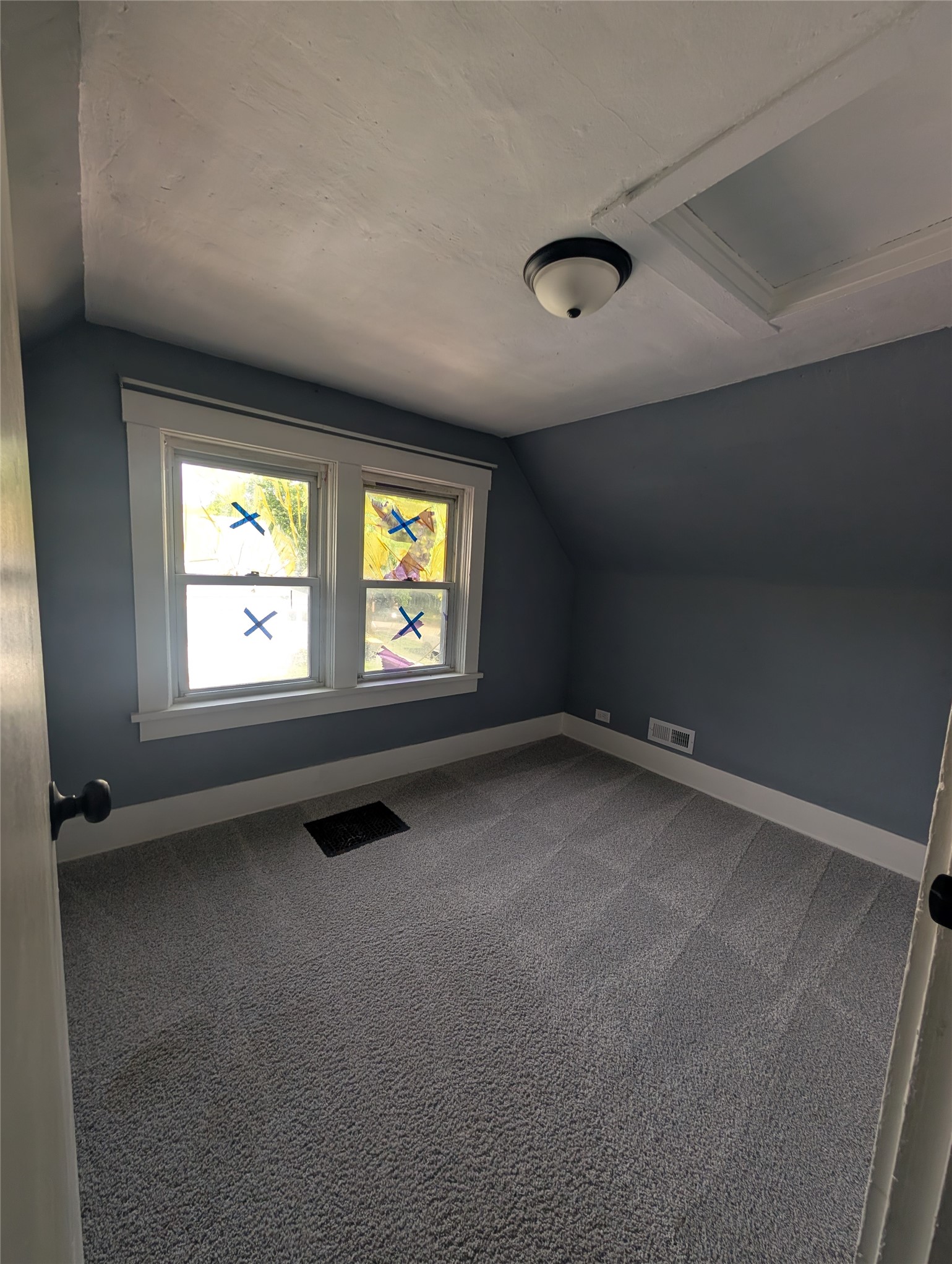 423 E Washington Street Property Photo 9