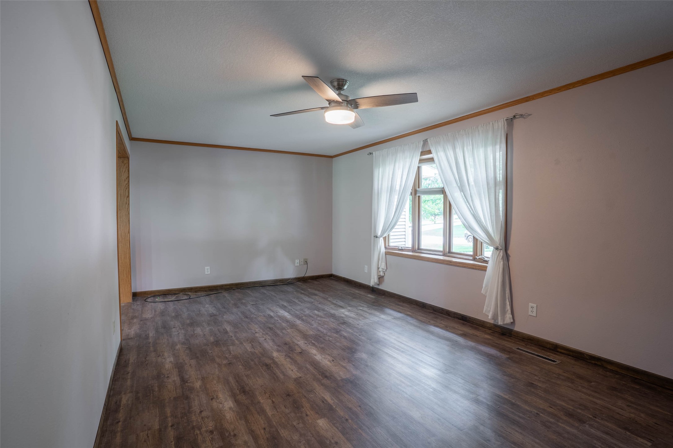 1429 W 1st Street Property Photo 4
