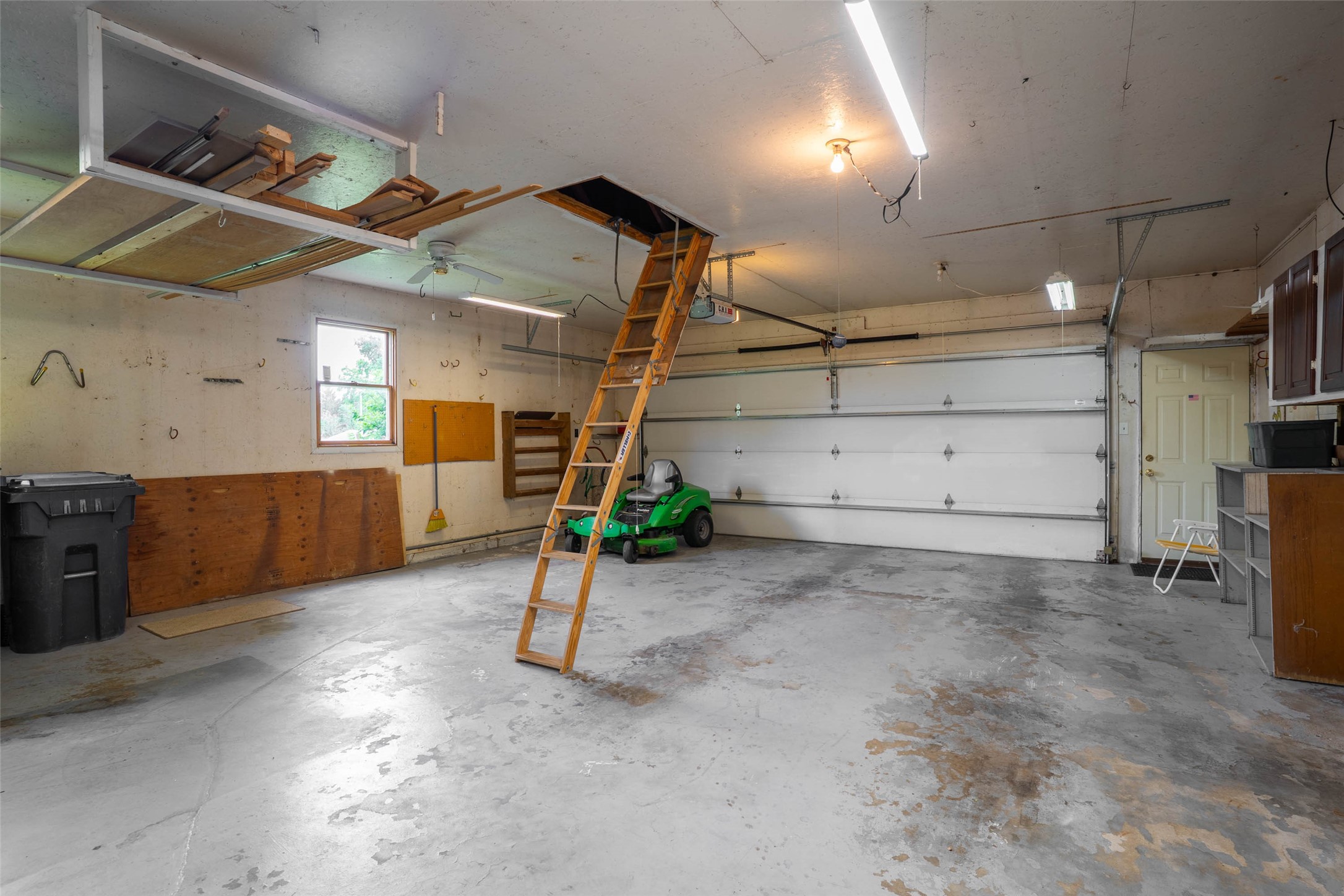 1429 W 1st Street Property Photo 23