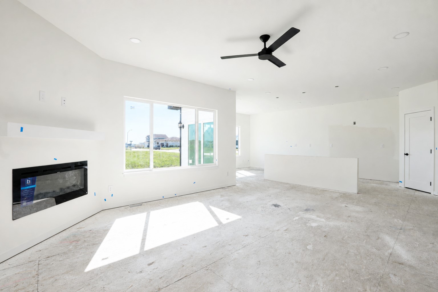 160 Nw Crabtree Lane Property Photo 7