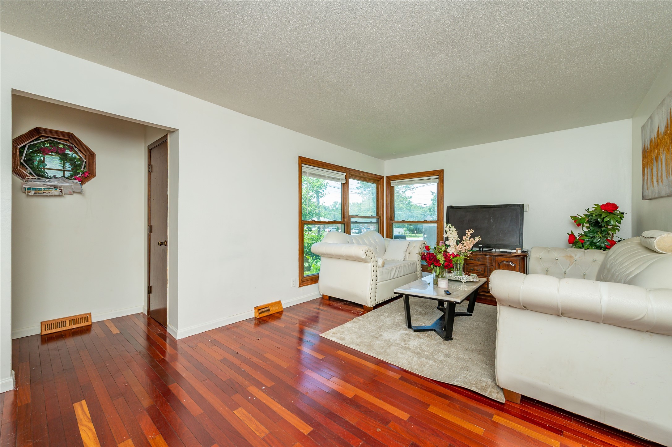 510 E Hughes Avenue Property Photo 3