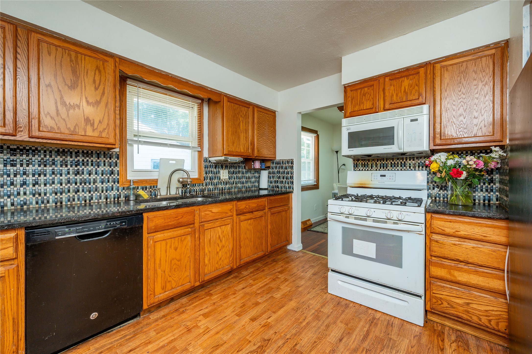 510 E Hughes Avenue Property Photo 6