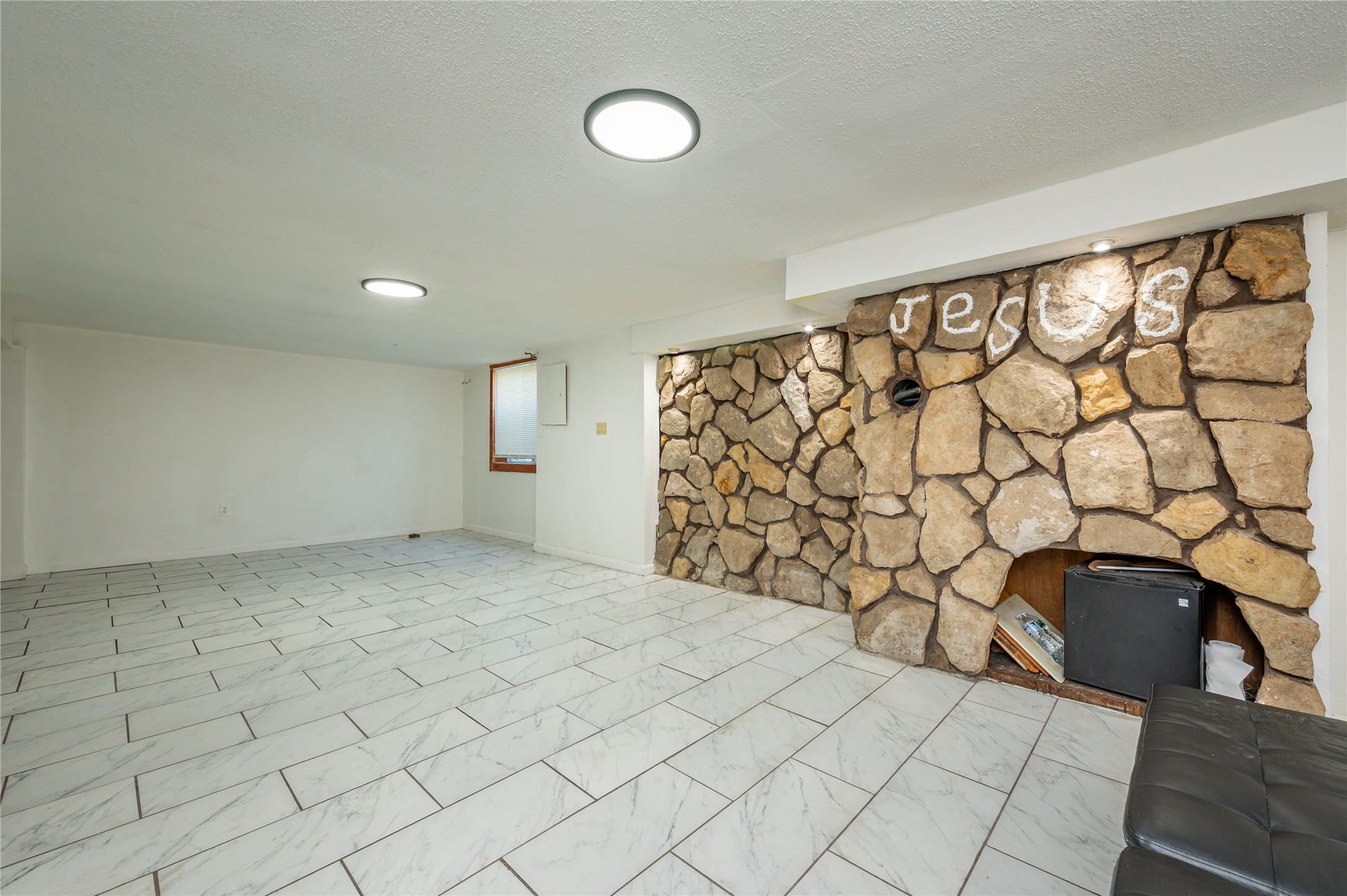 510 E Hughes Avenue Property Photo 12