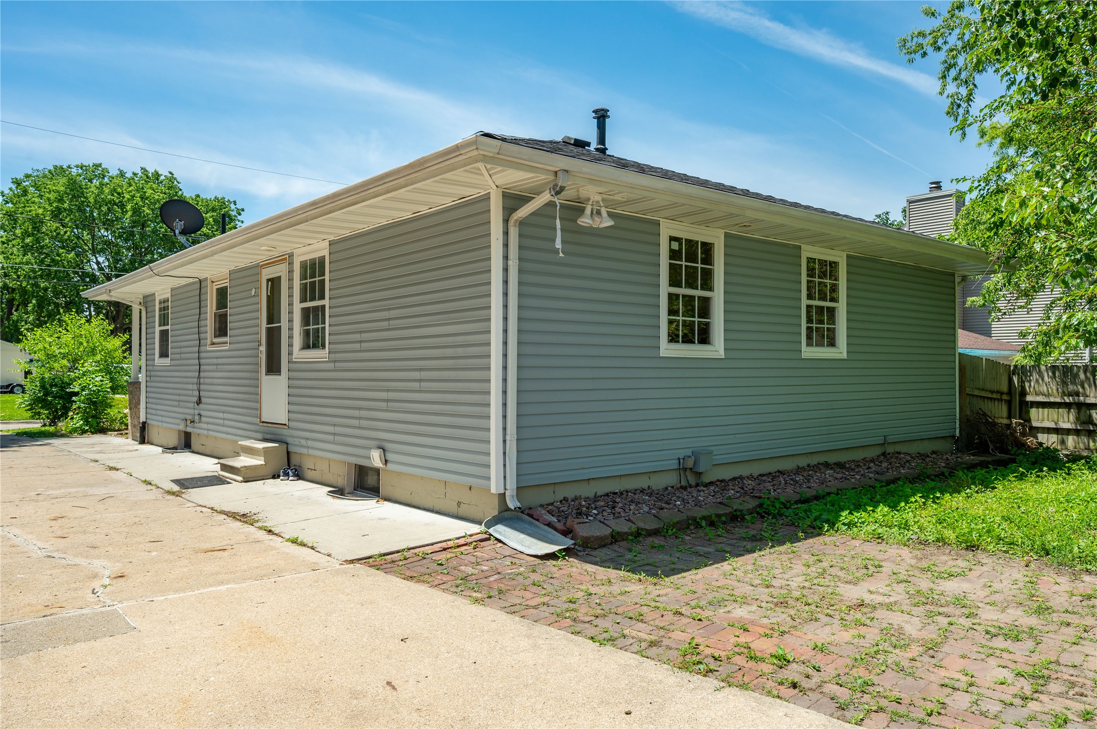 510 E Hughes Avenue Property Photo 18