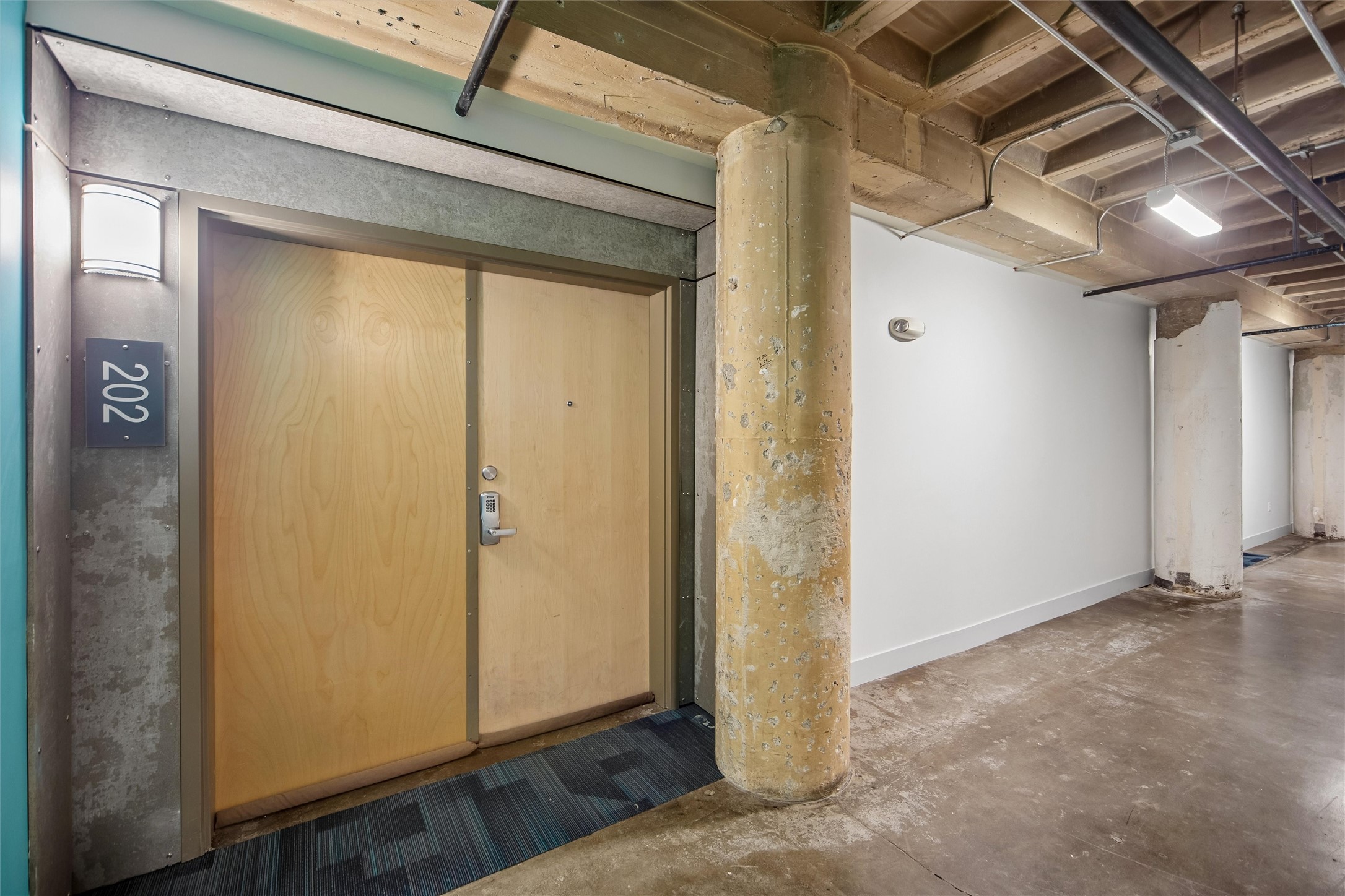 112 11th Street 202 Property Photo 4