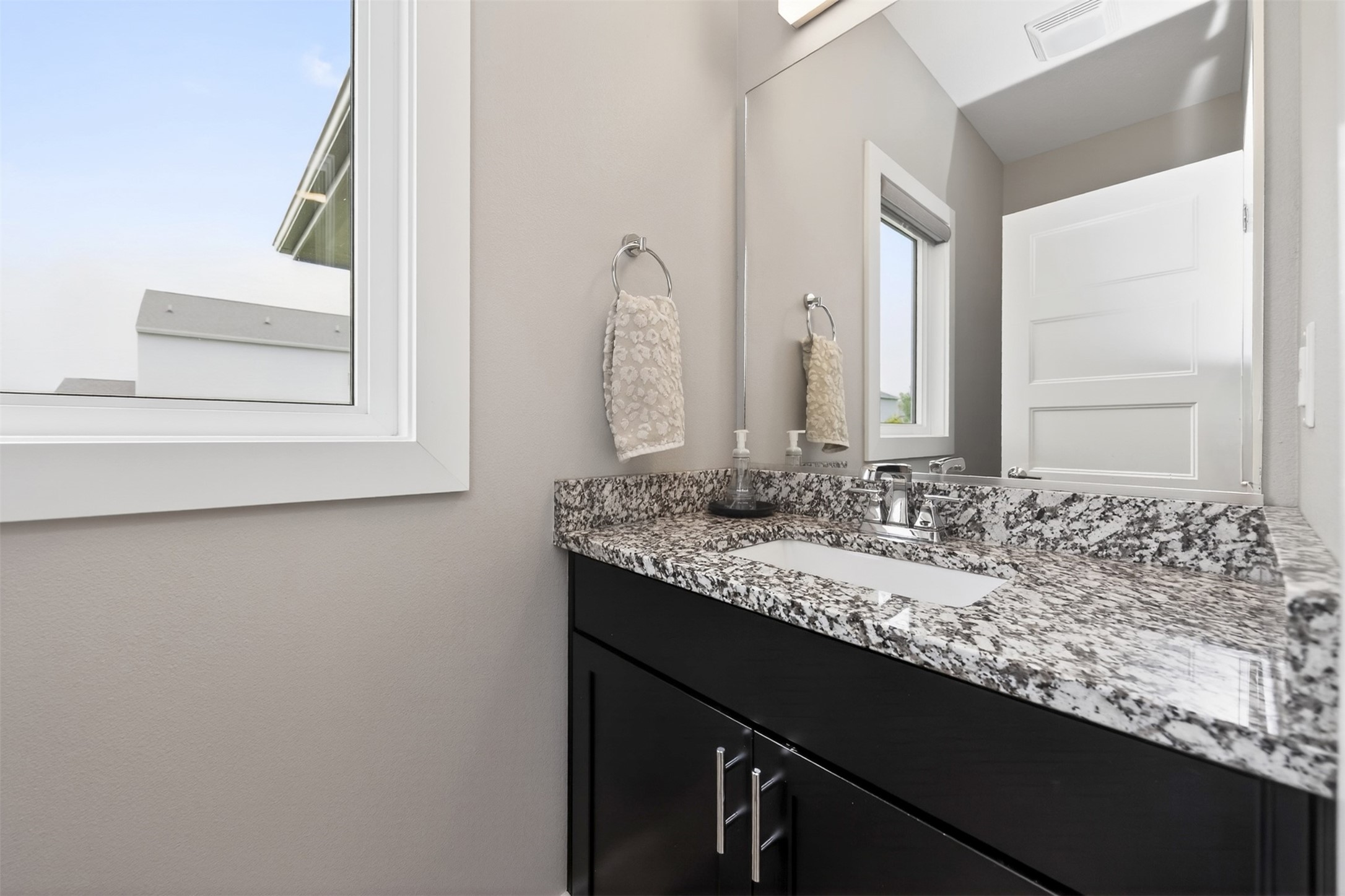 855 Sandstone Point Property Photo 18