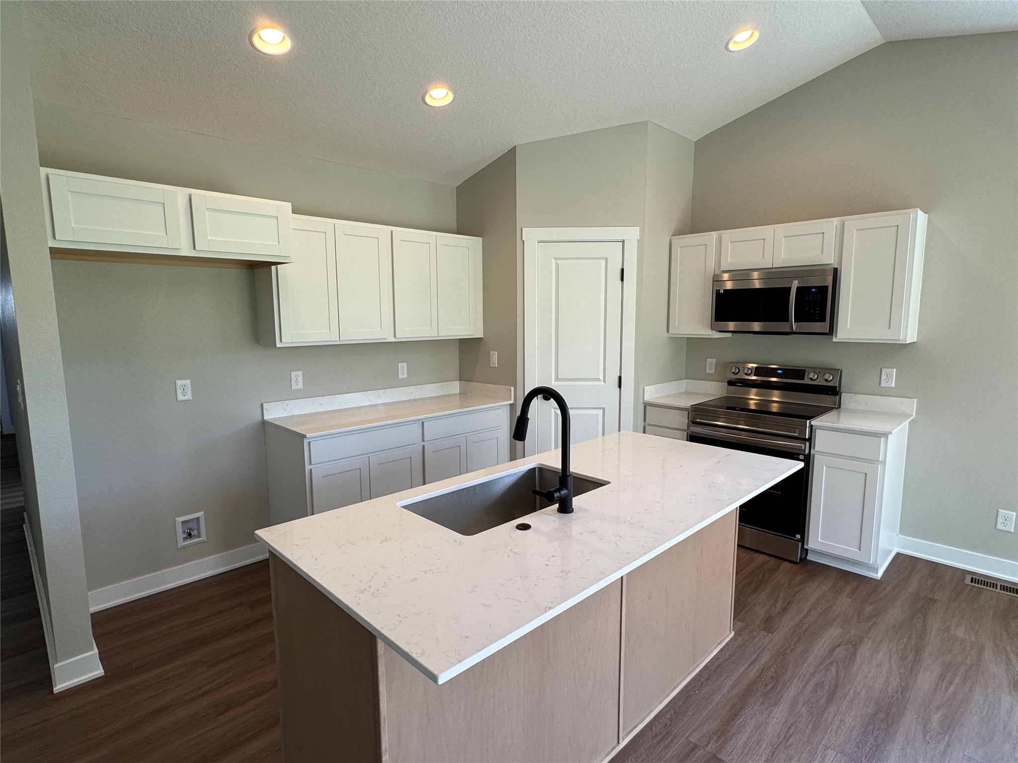 306 Herold Avenue Property Photo 9