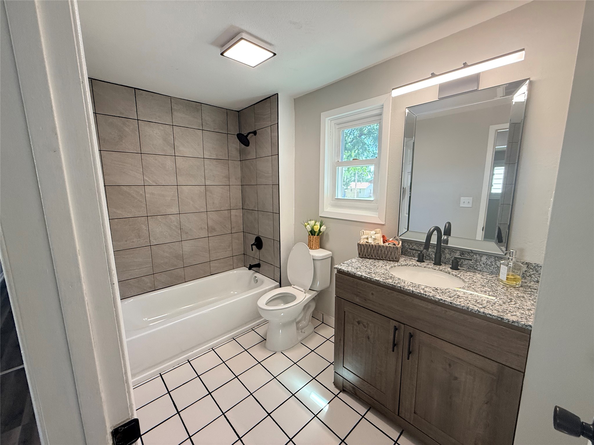 3126 State Avenue Property Photo 5