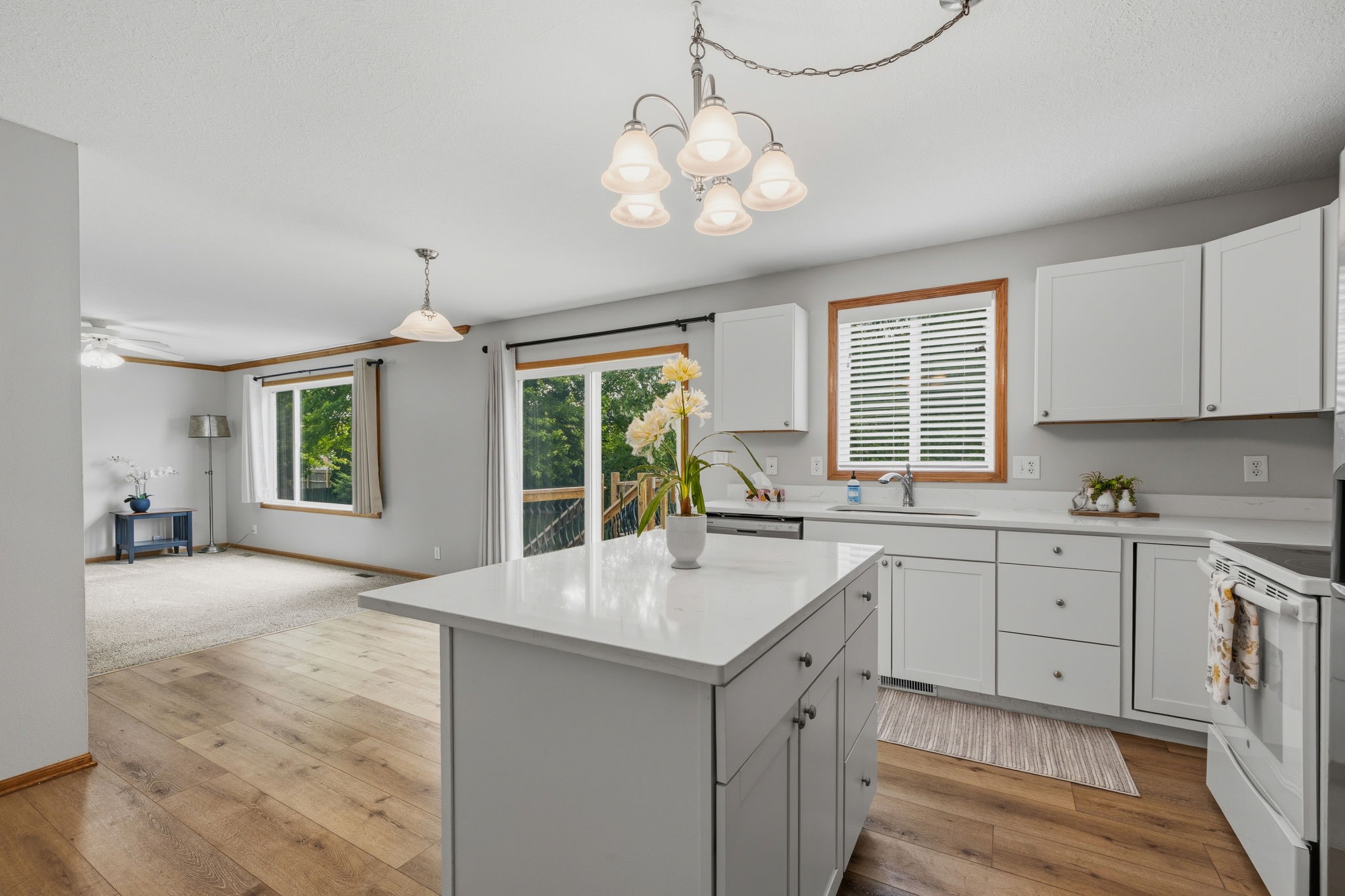 1002 Poe Avenue Property Photo 11