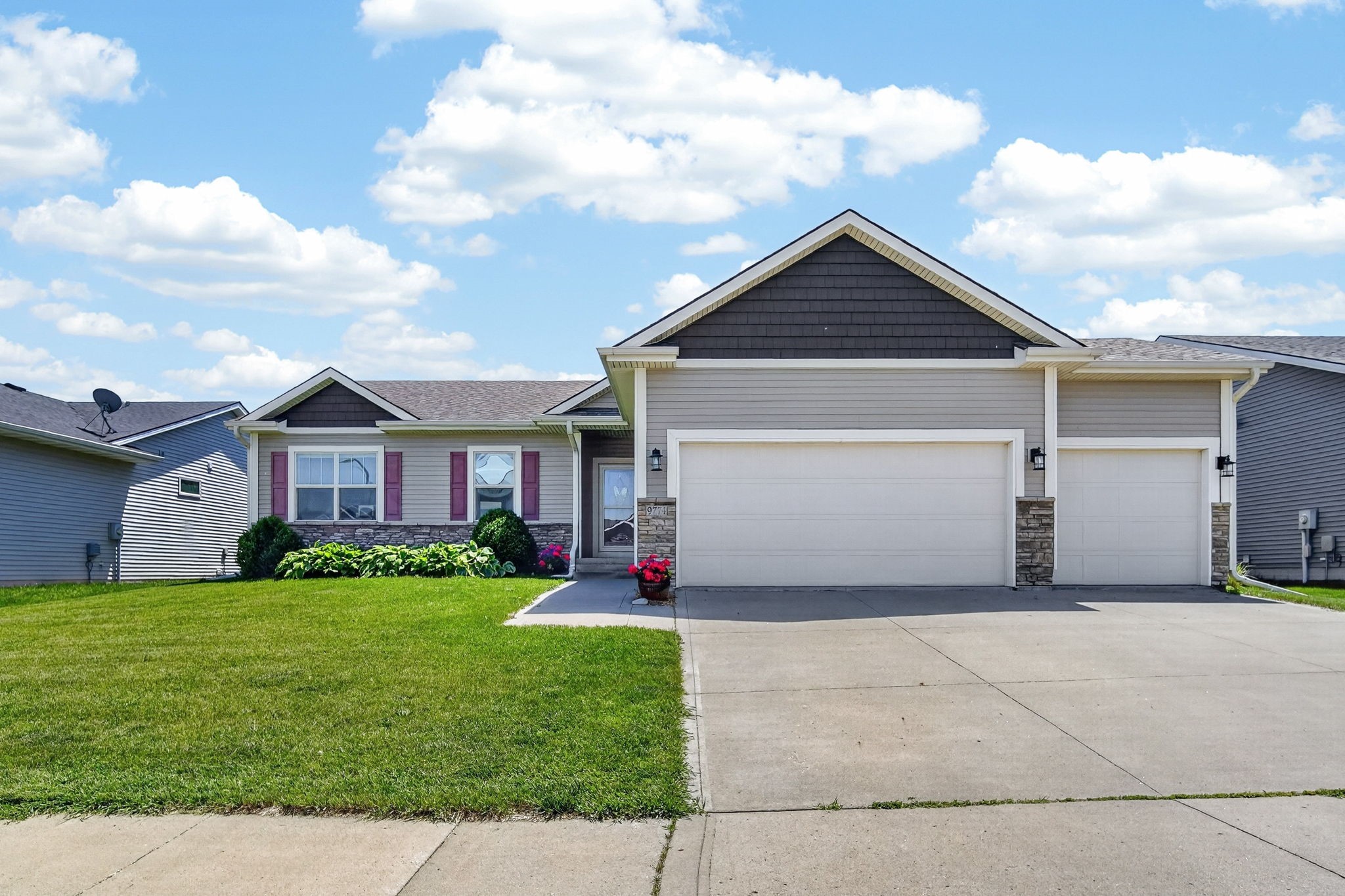 9774 Cedarwood Drive Property Photo 1