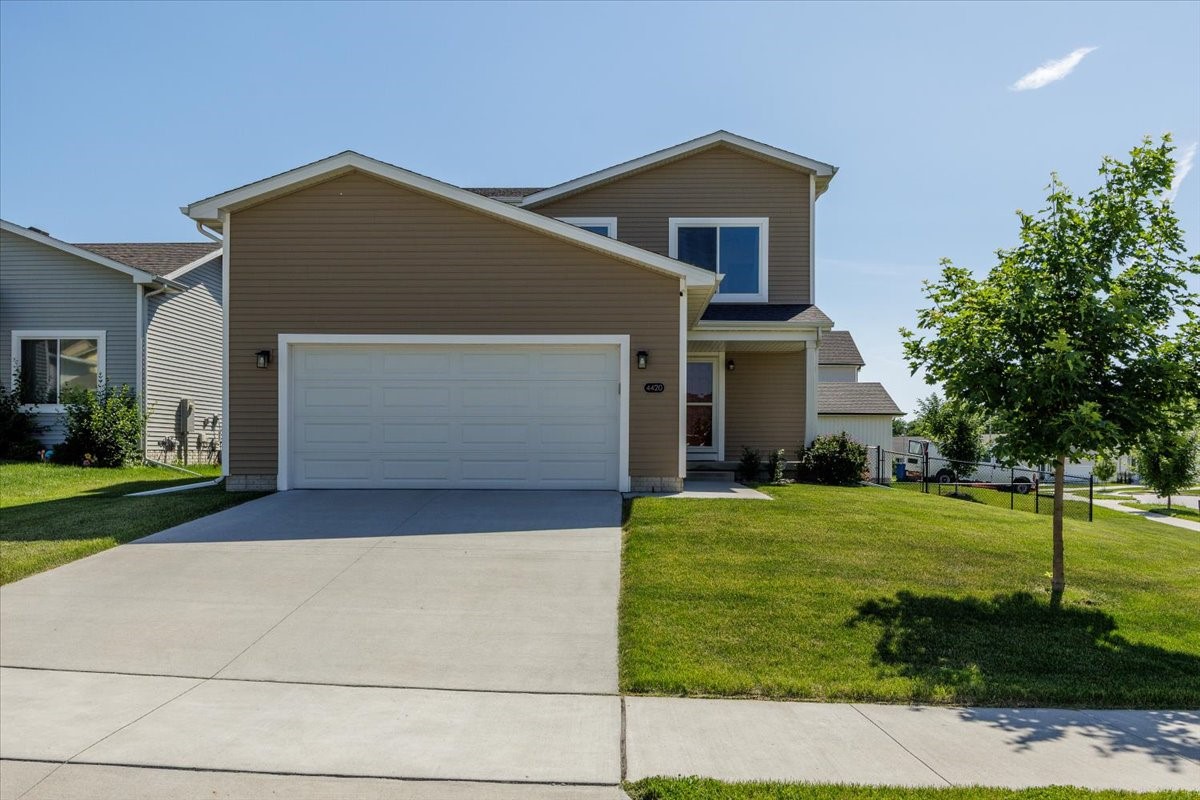 4420 E 44th Street Property Photo 1