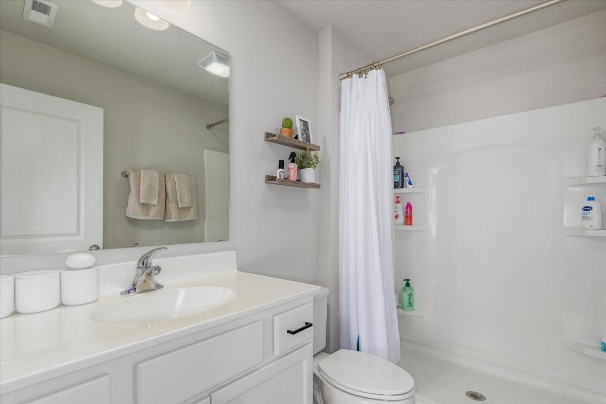 4420 E 44th Street Property Photo 6