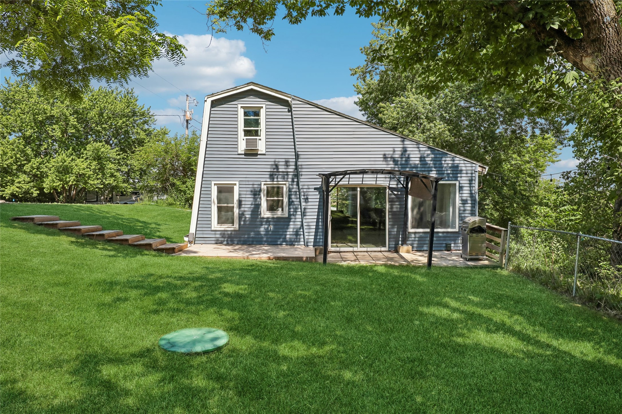 6033 N Lakeshore Drive Property Photo 1