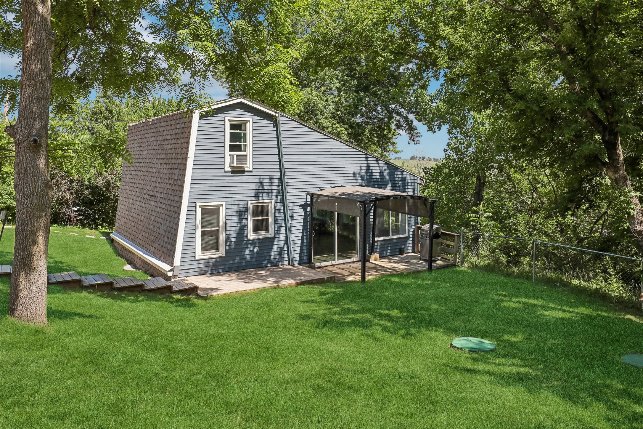 6033 N Lakeshore Drive Property Photo 5