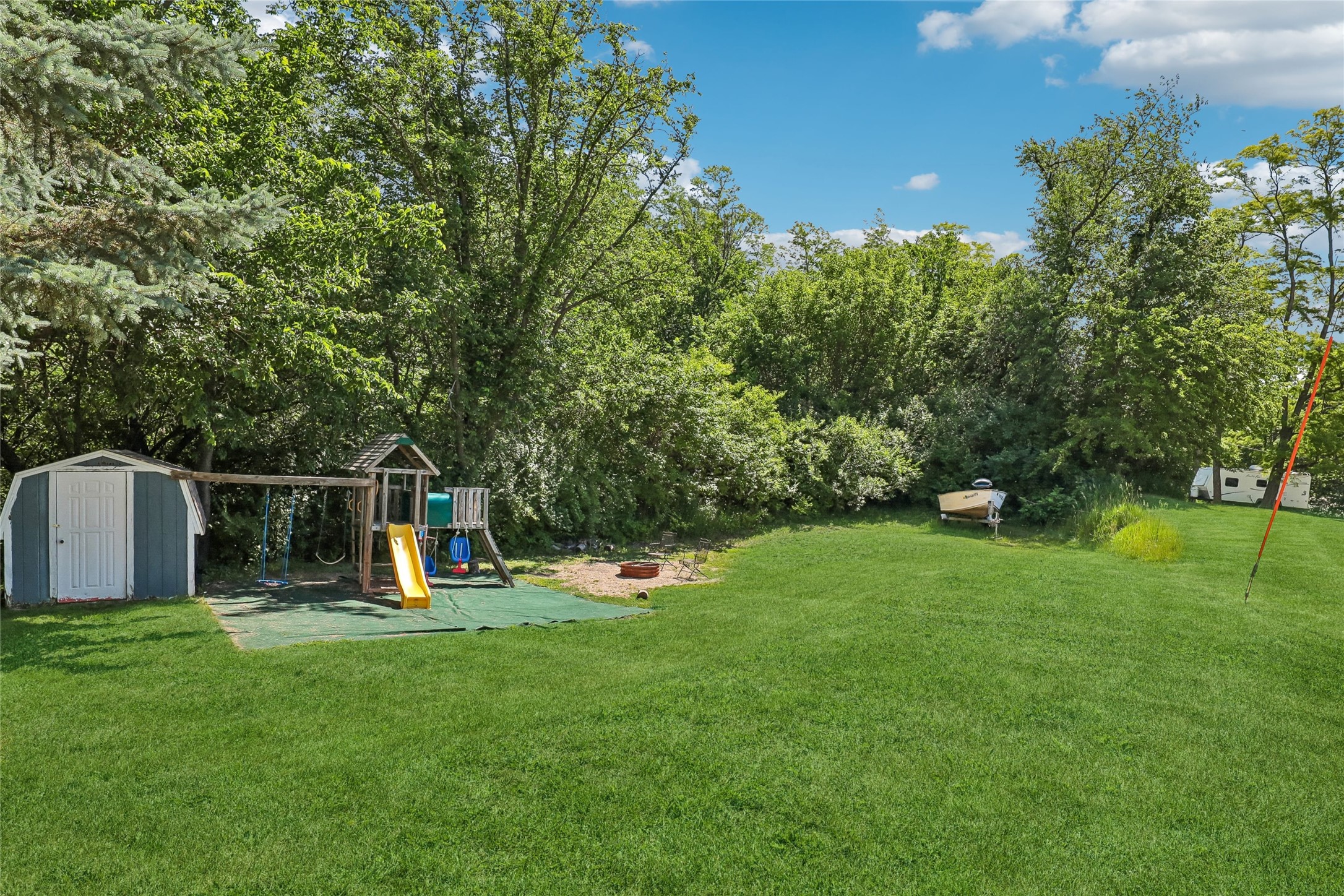 6033 N Lakeshore Drive Property Photo 6